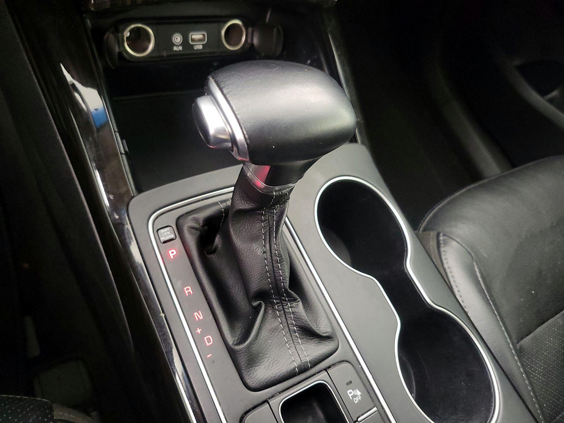 Thumbnail: 2019 Kia Sorento - 17