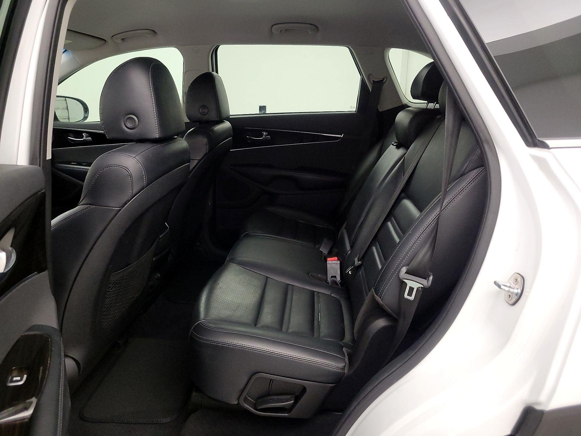 Thumbnail: 2019 Kia Sorento - 19