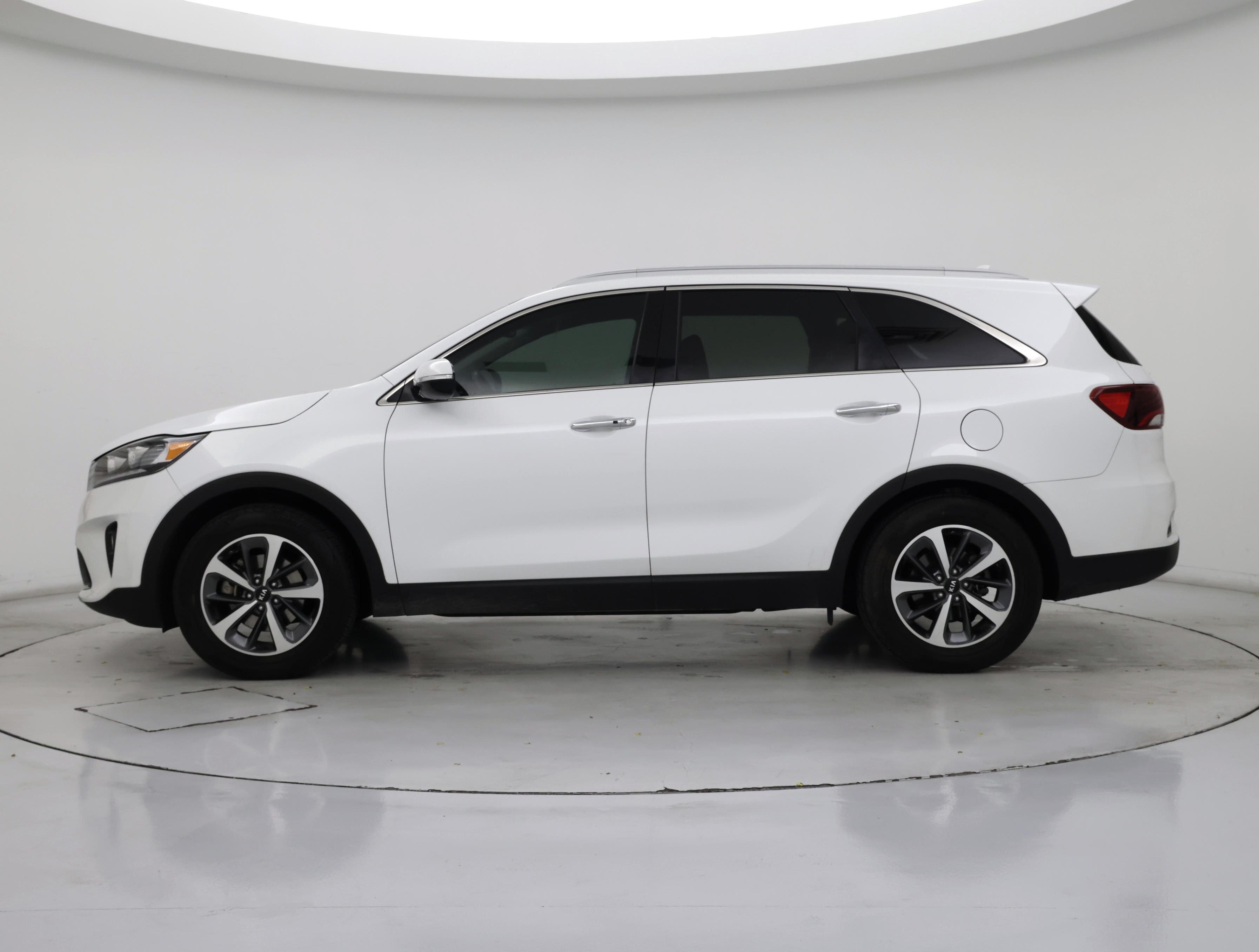 Thumbnail: 2019 Kia Sorento - 3