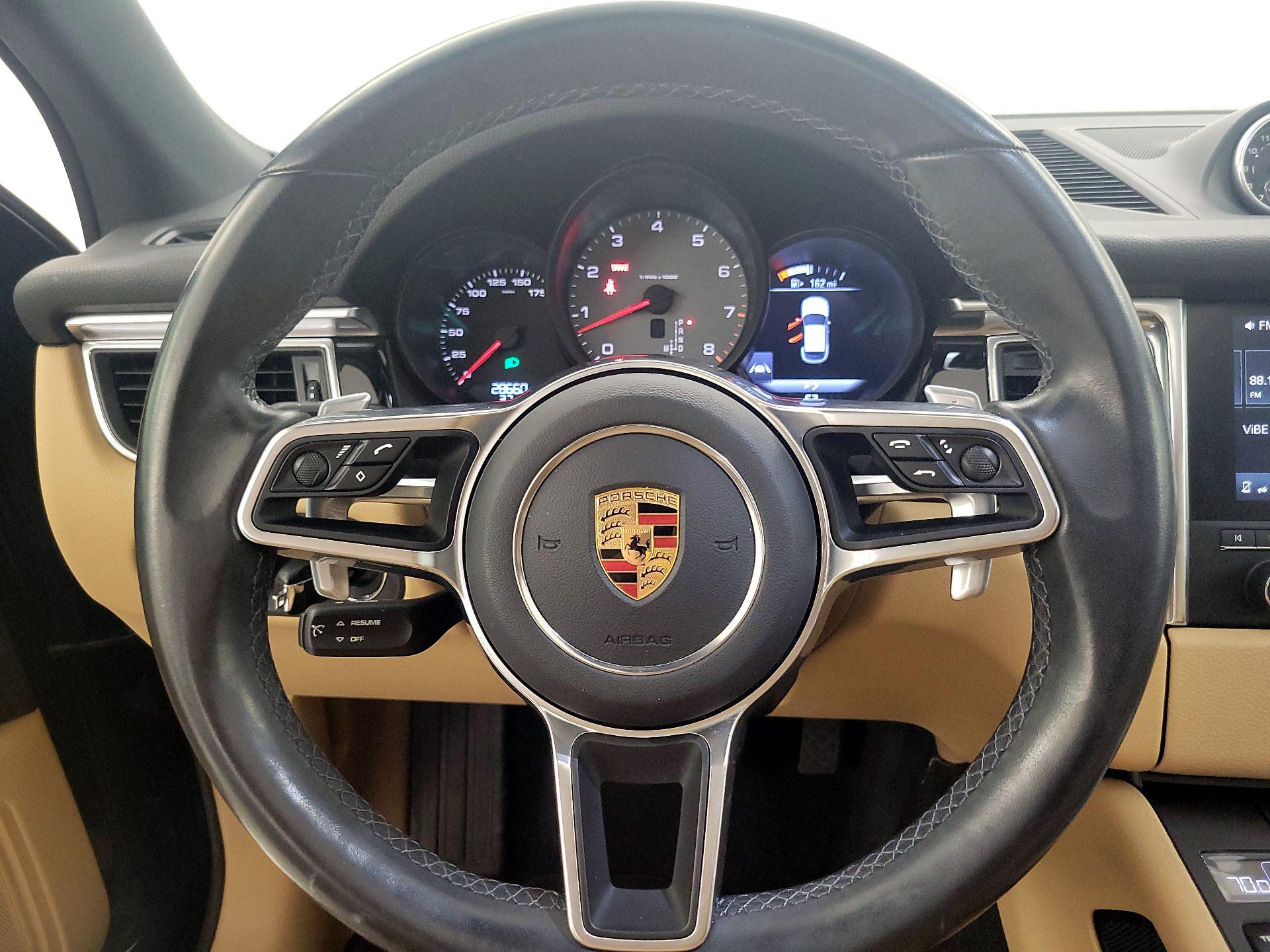 Thumbnail: 2017 Porsche Macan - 10