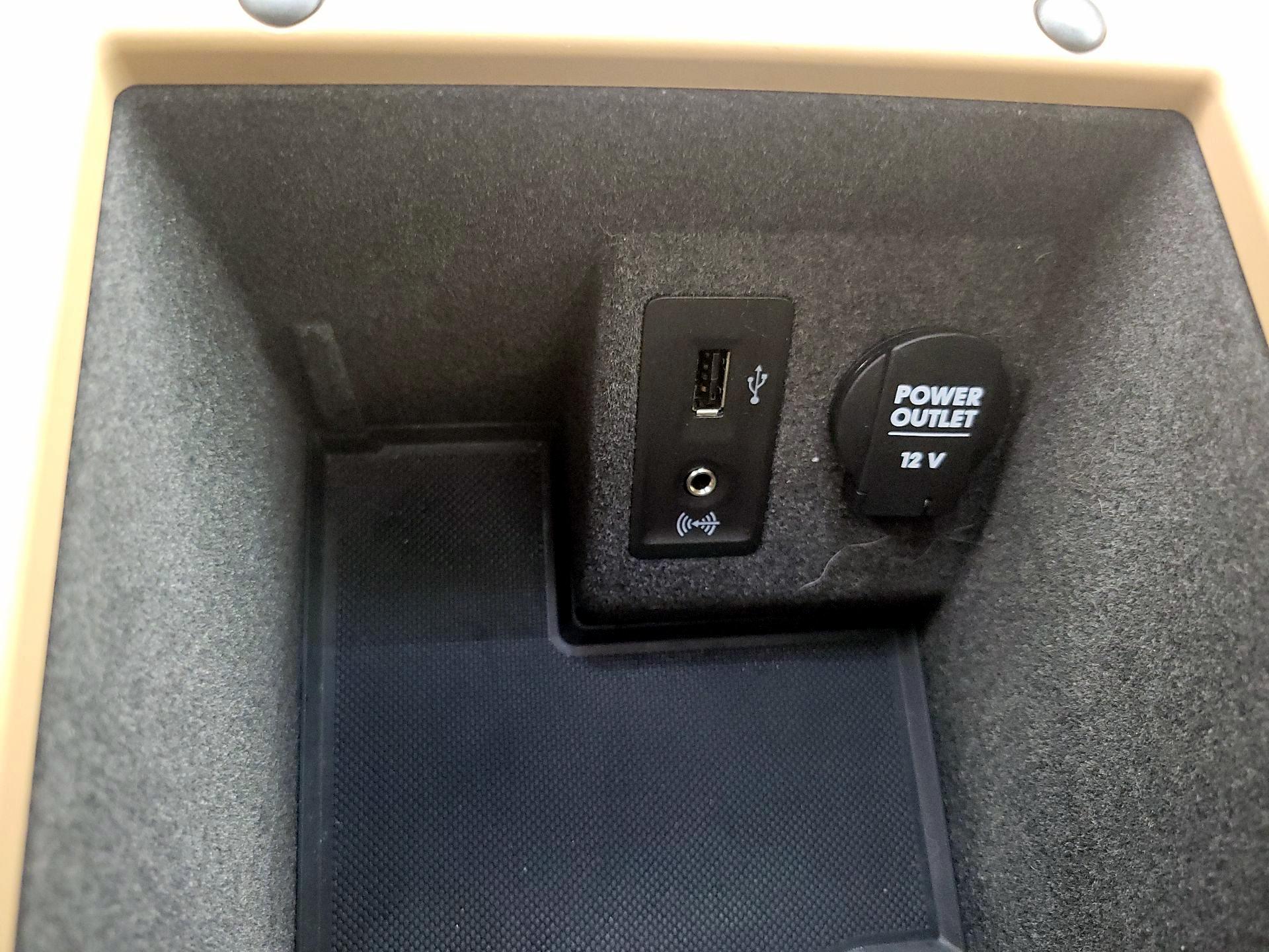 Thumbnail: 2017 Porsche Macan - 18