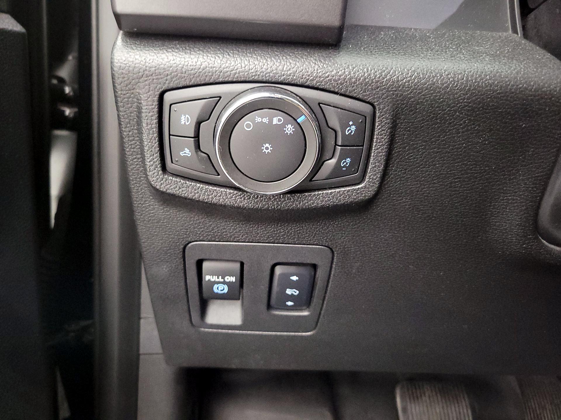 Thumbnail: 2016 Ford F-150 - 13