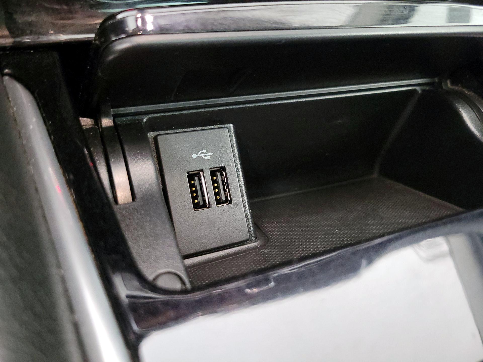 Thumbnail: 2017 INFINITI QX30 - 19