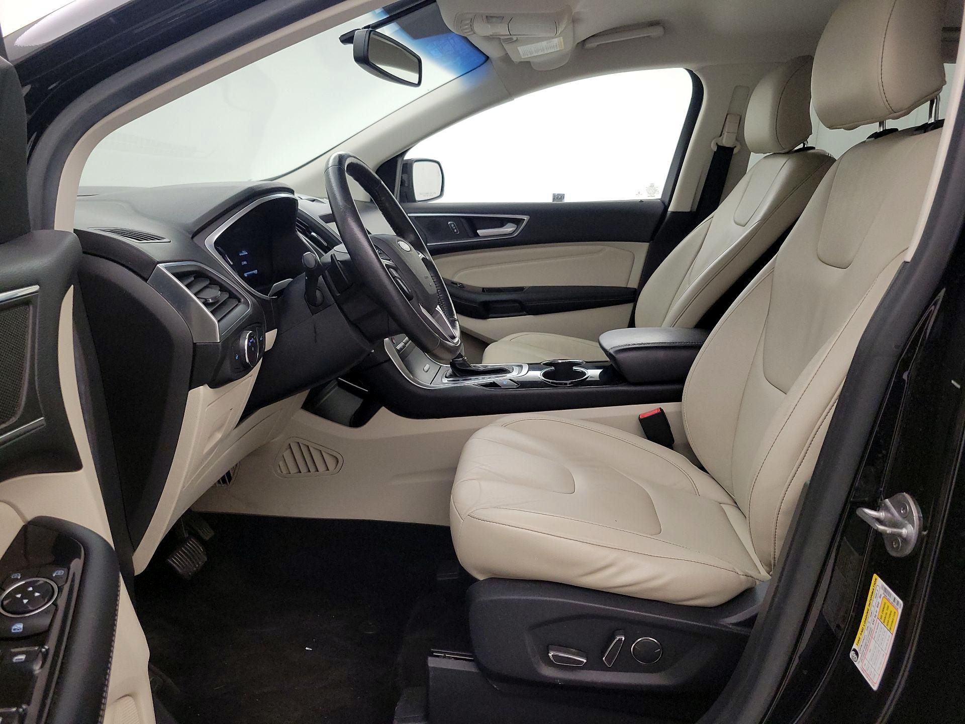 Thumbnail: 2016 Ford Edge - 11