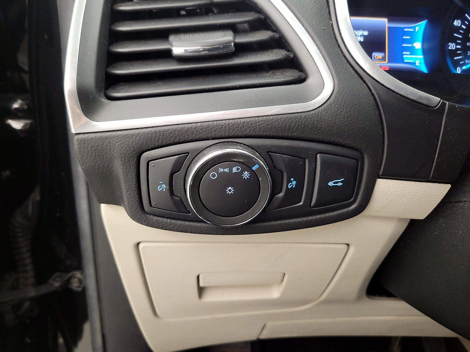 Thumbnail: 2016 Ford Edge - 13