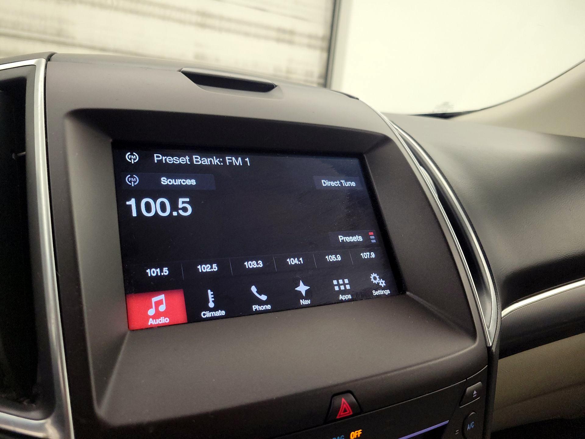 Thumbnail: 2016 Ford Edge - 16