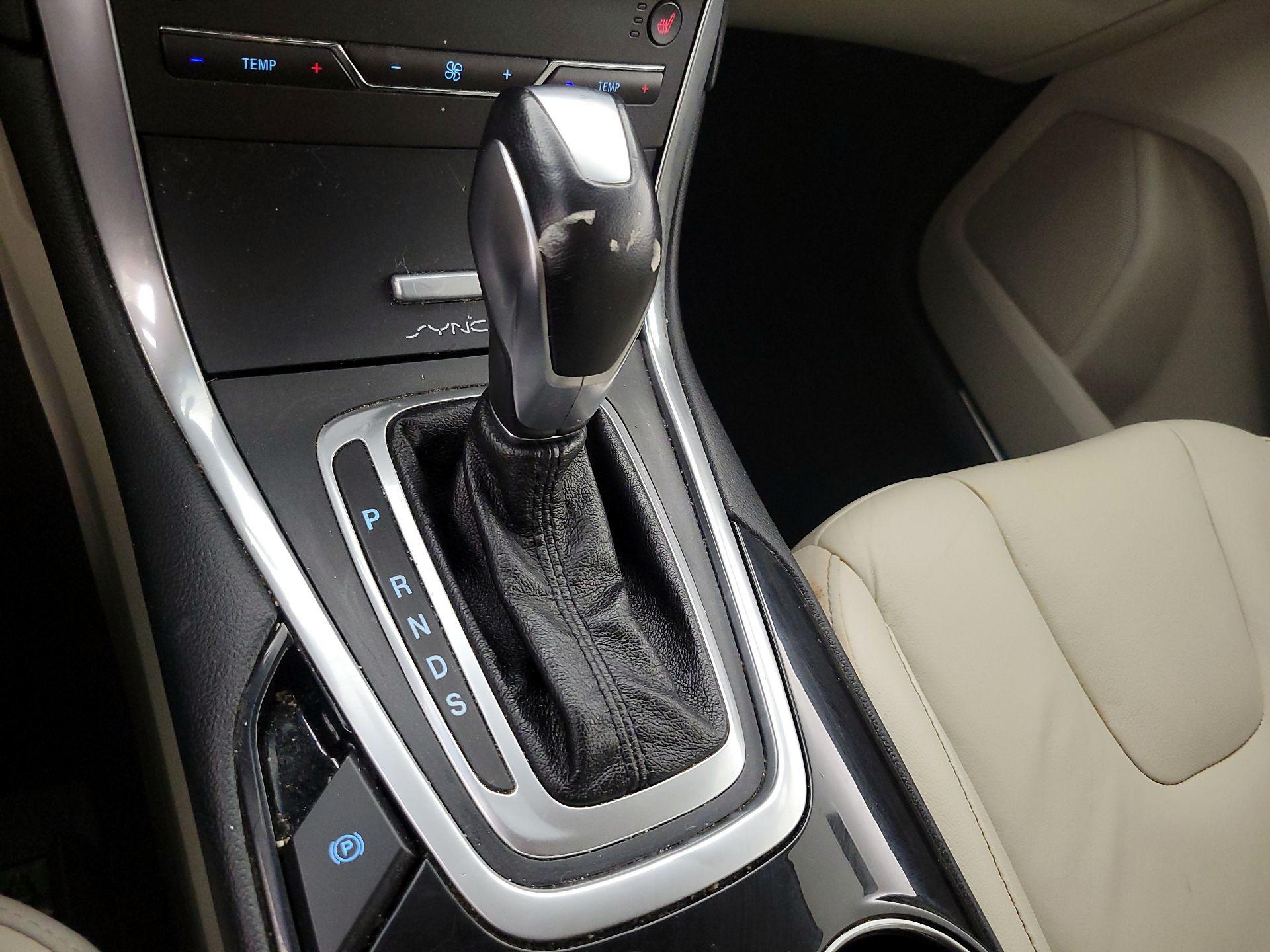 Thumbnail: 2016 Ford Edge - 18