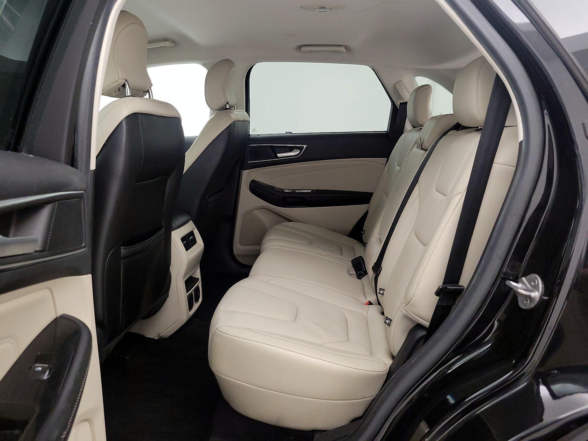 Thumbnail: 2016 Ford Edge - 20