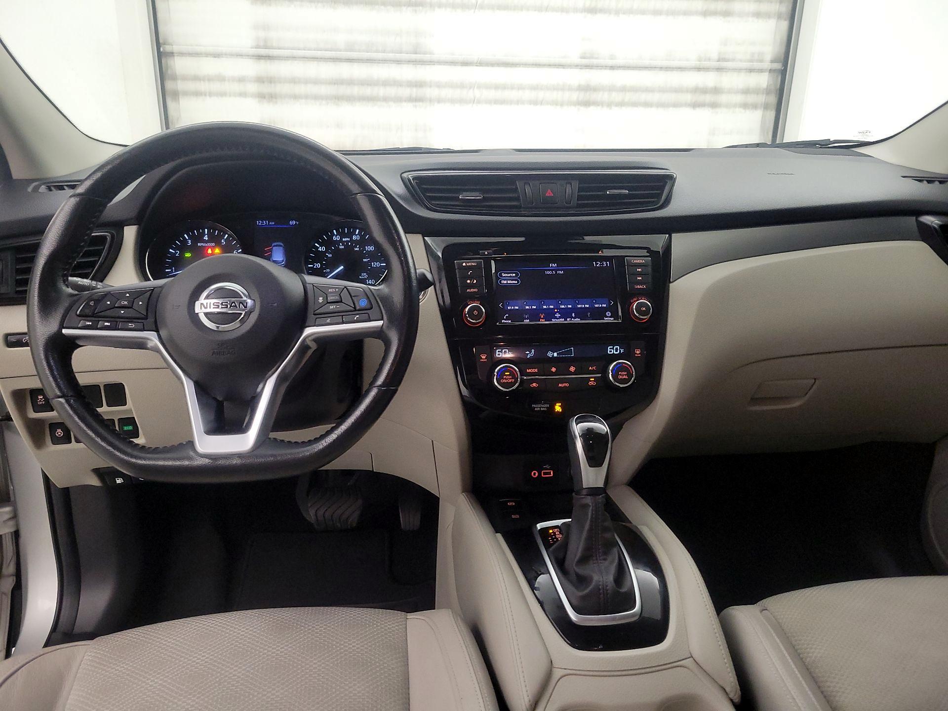 Thumbnail: 2020 Nissan Rogue Sport - 9