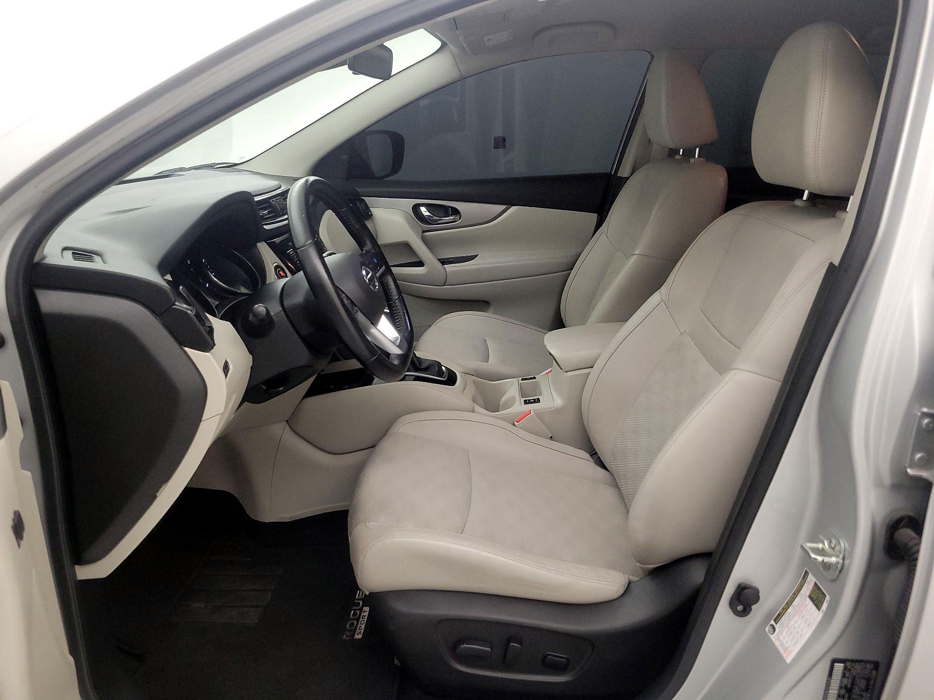 Thumbnail: 2020 Nissan Rogue Sport - 11