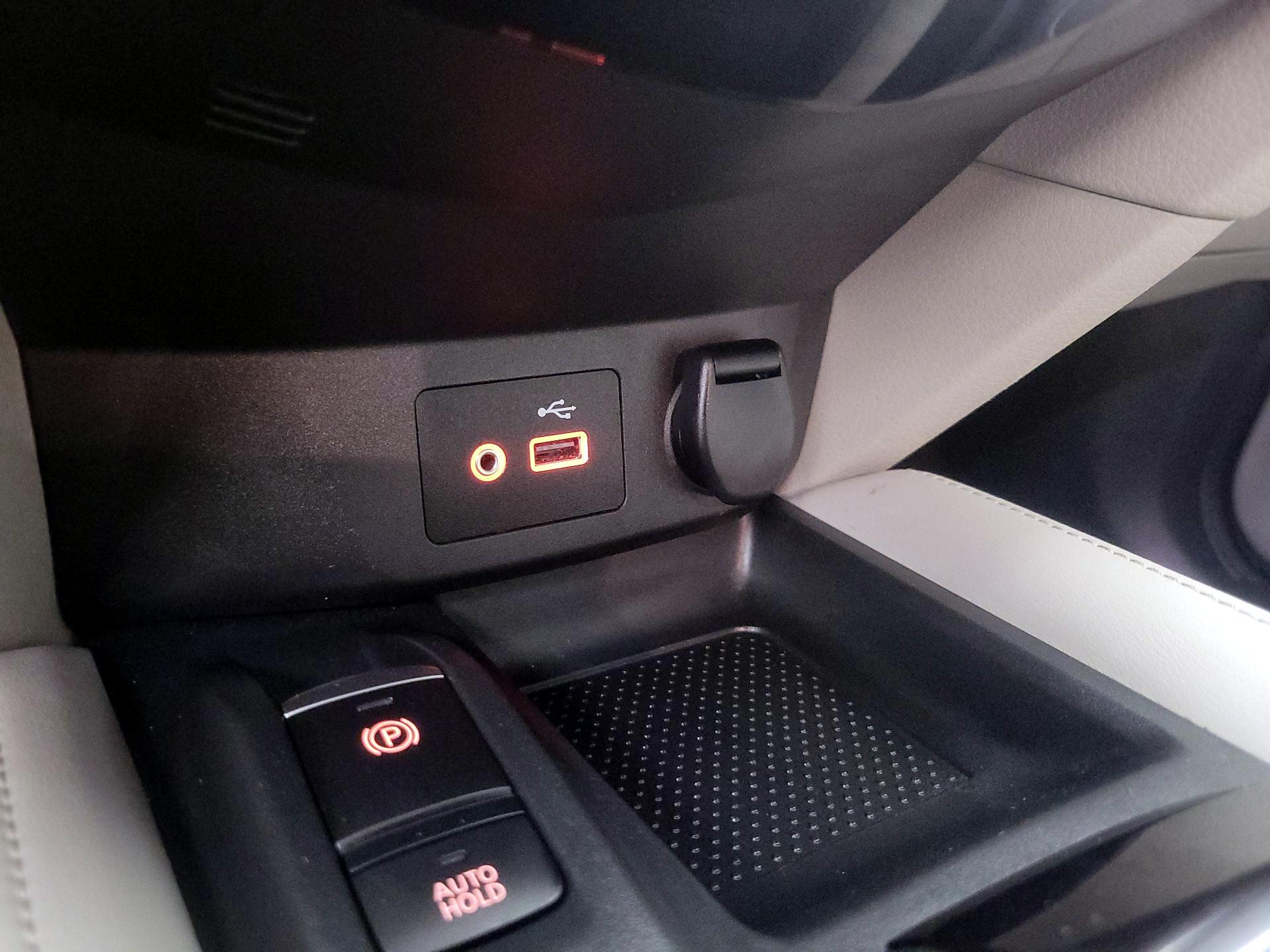 Thumbnail: 2020 Nissan Rogue Sport - 18