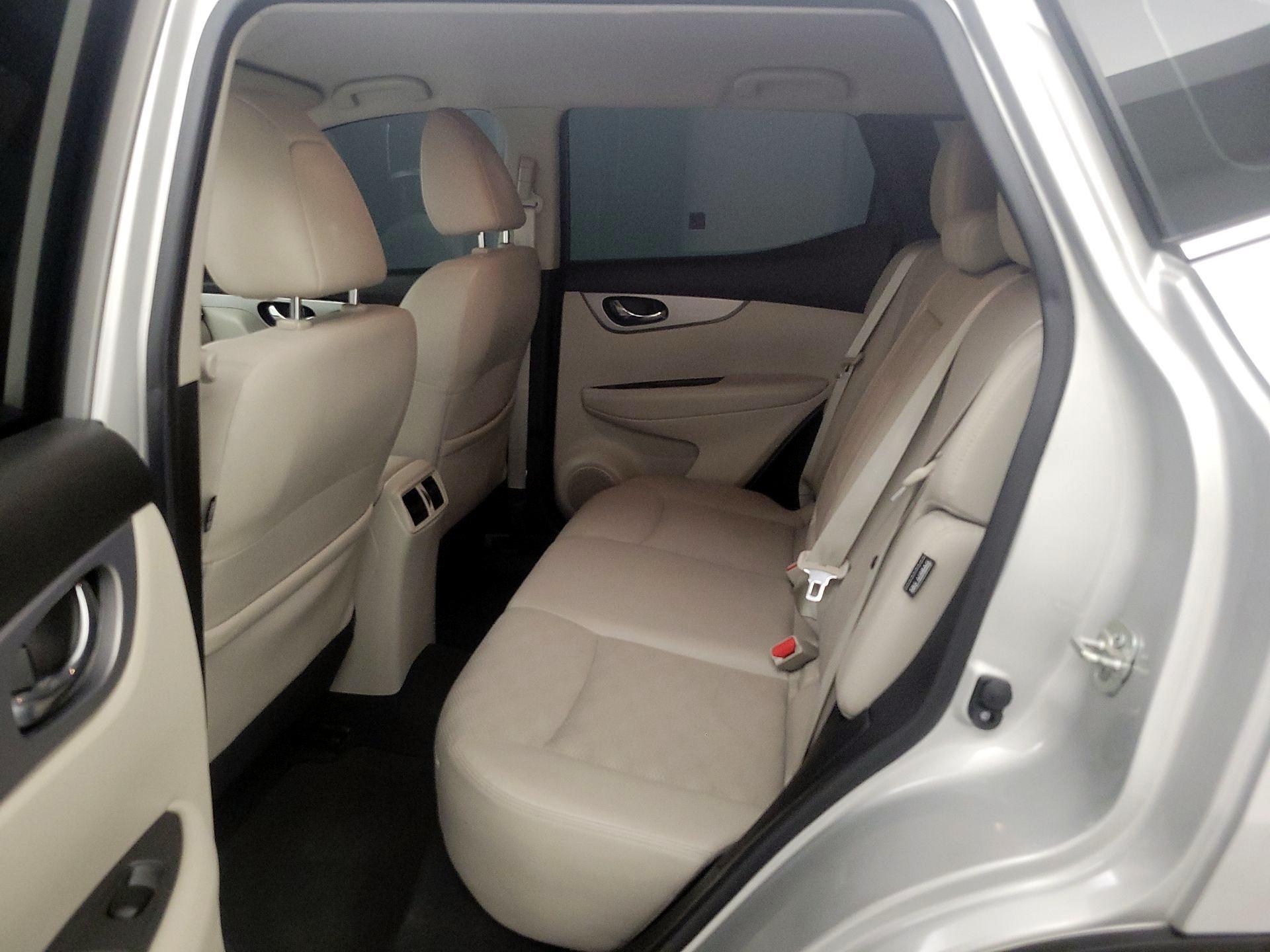 Thumbnail: 2020 Nissan Rogue Sport - 19