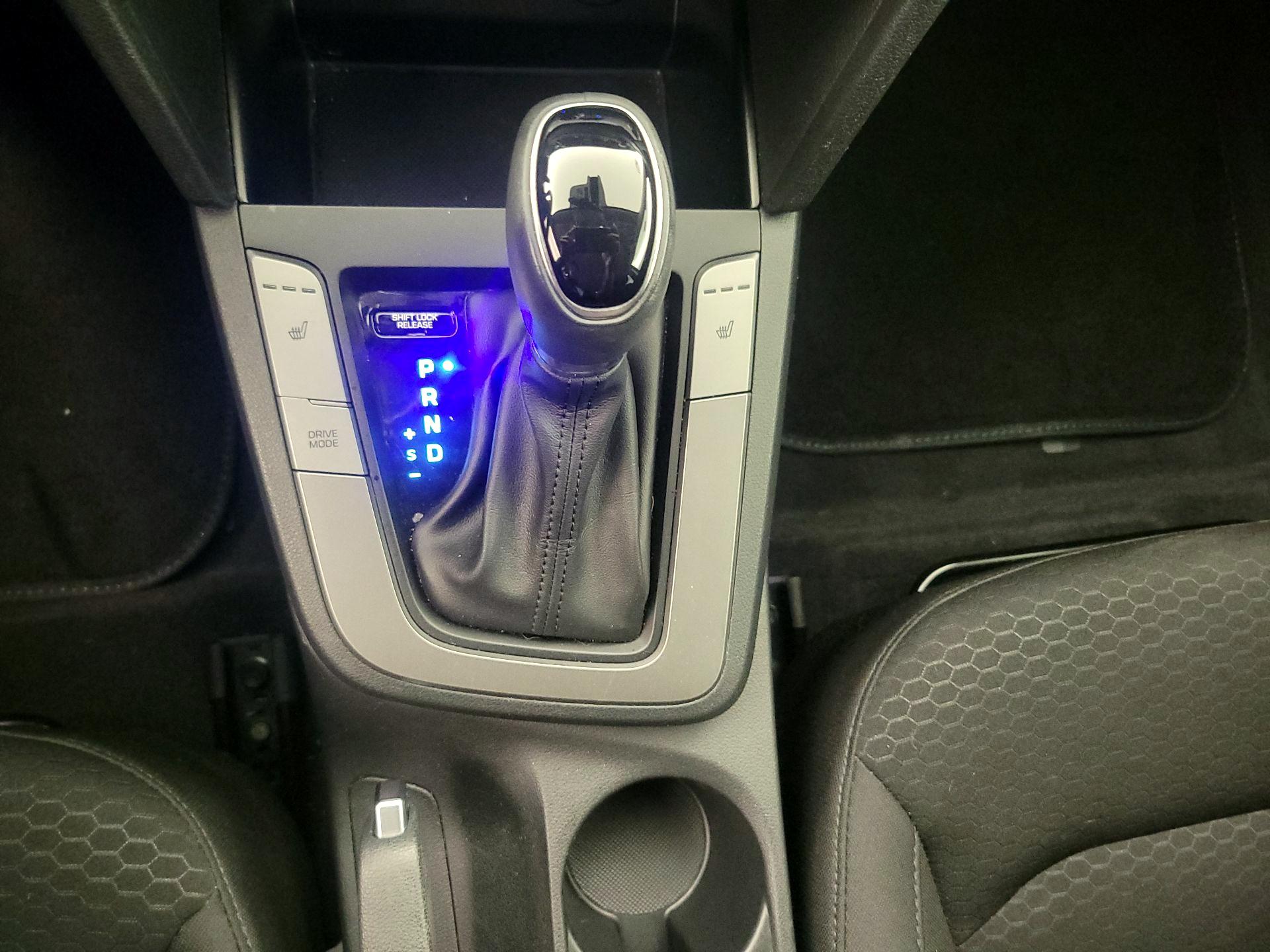 Thumbnail: 2020 Hyundai Elantra - 17