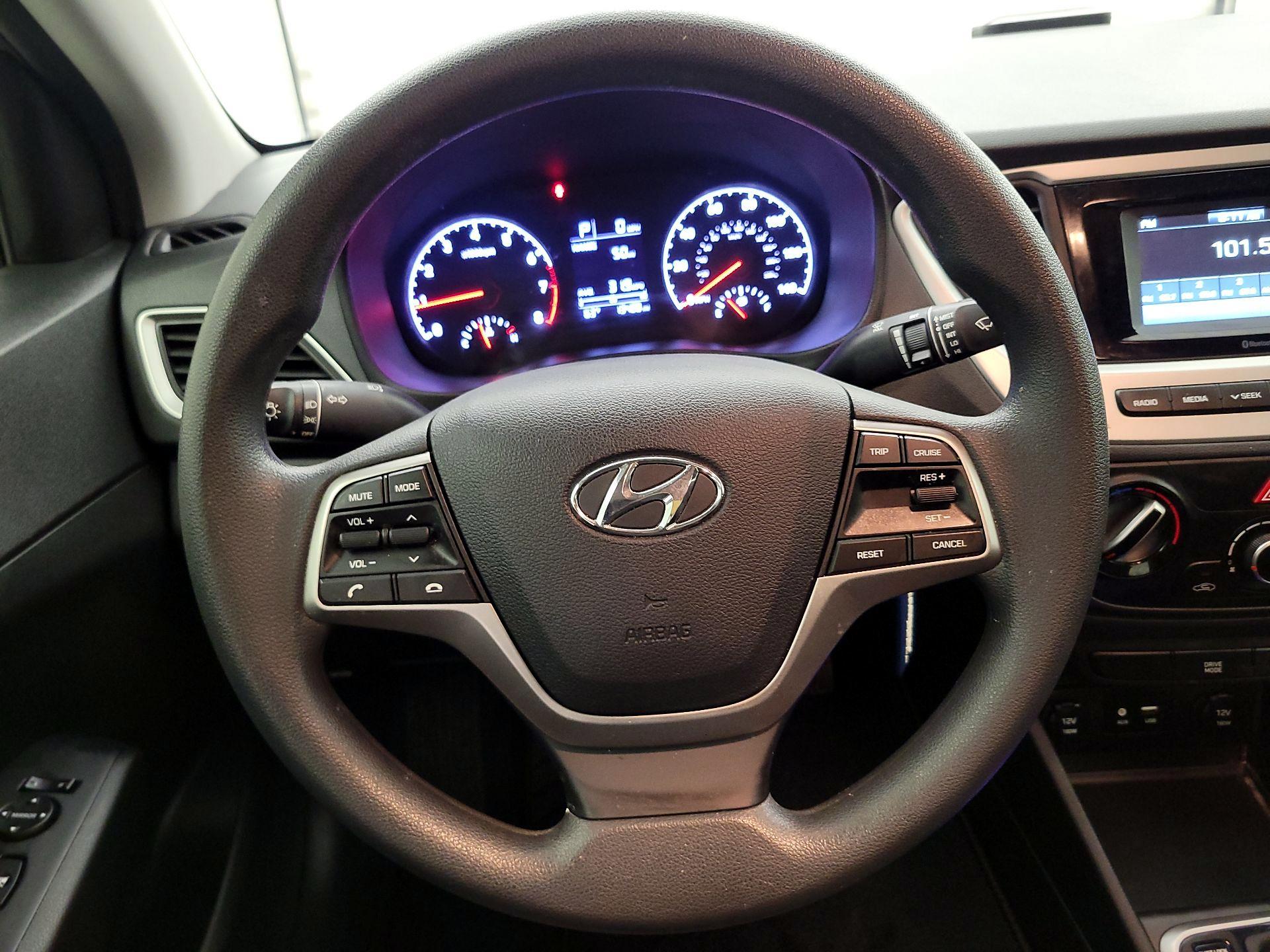 Thumbnail: 2022 Hyundai Accent - 10