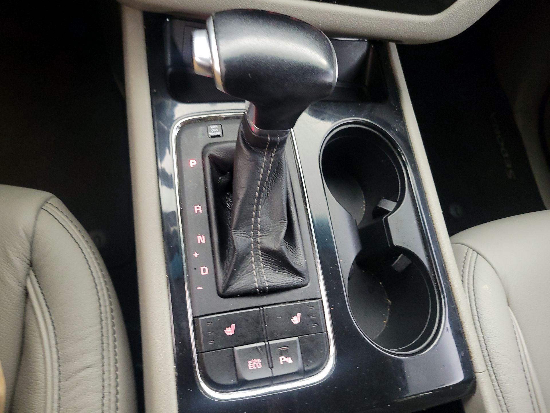 Thumbnail: 2017 Kia Sedona - 17