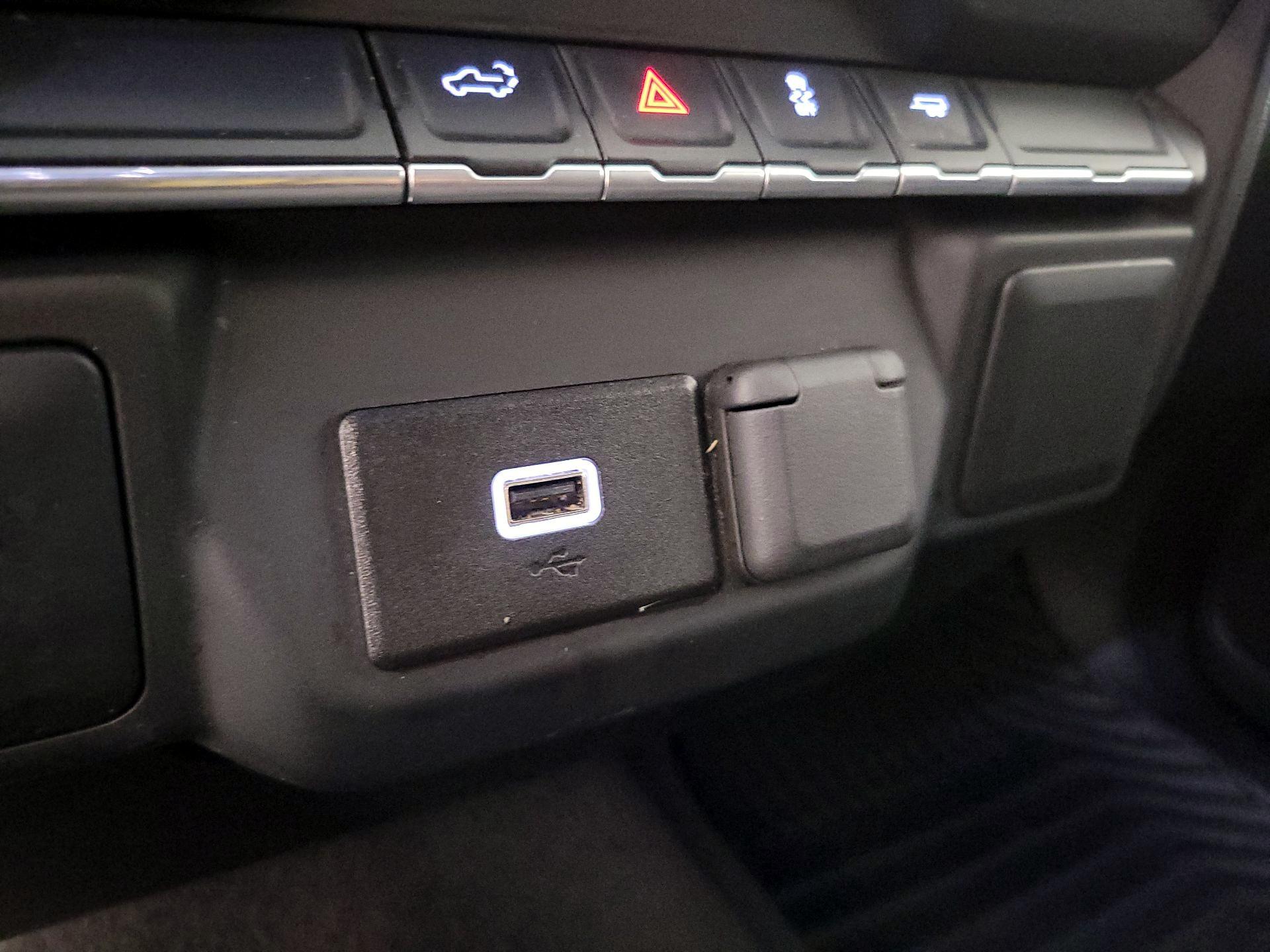 Thumbnail: 2019 Chevrolet Silverado 1500 - 18