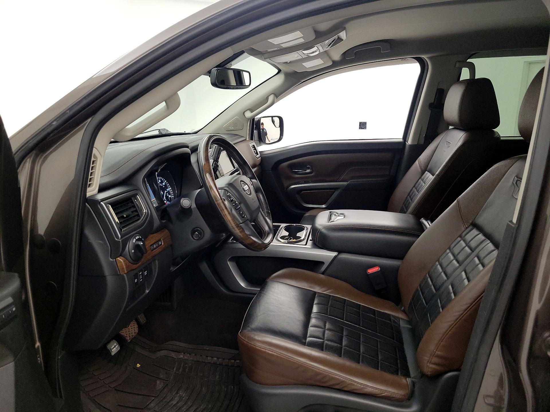 Thumbnail: 2019 Nissan Titan - 11