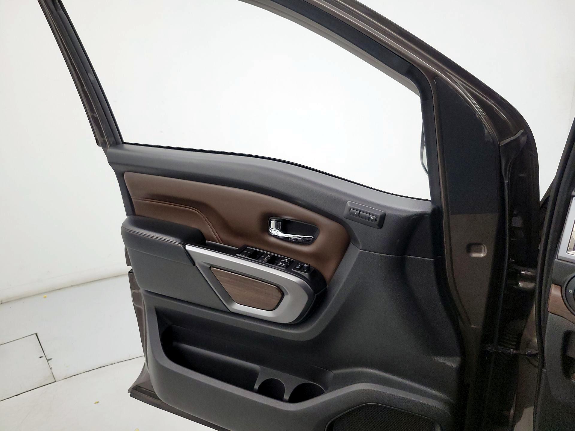 Thumbnail: 2019 Nissan Titan - 12