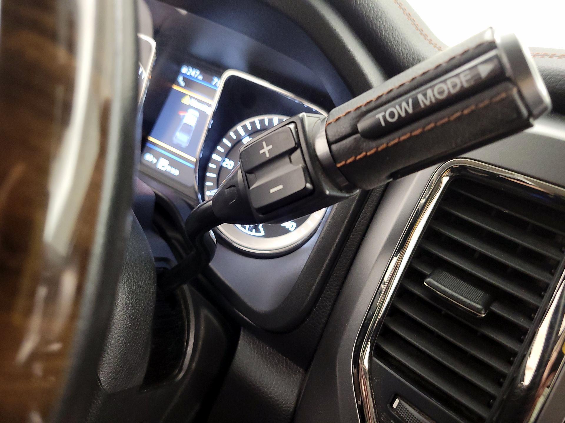 Thumbnail: 2019 Nissan Titan - 17