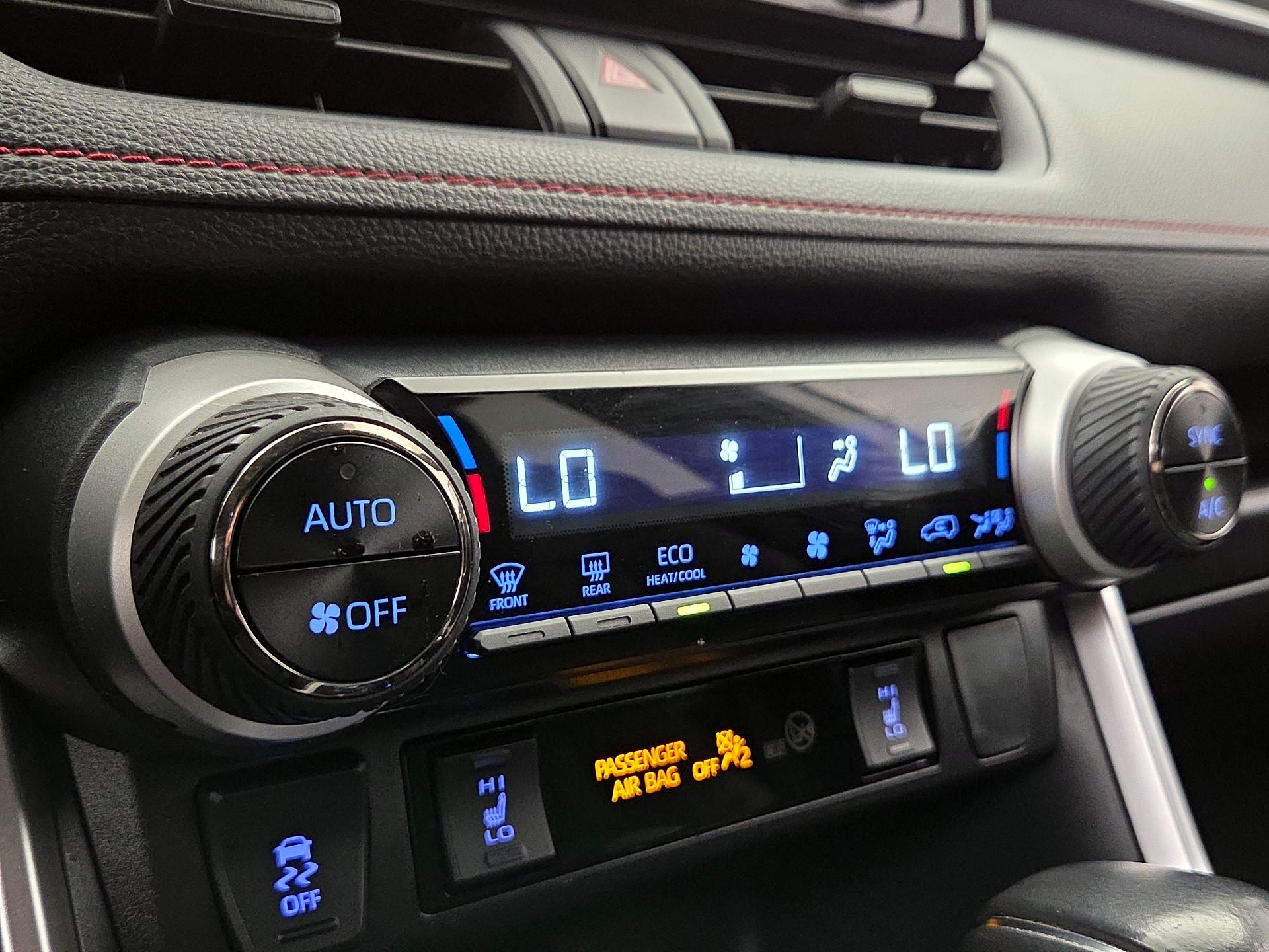 Thumbnail: 2021 Toyota RAV4 - 16