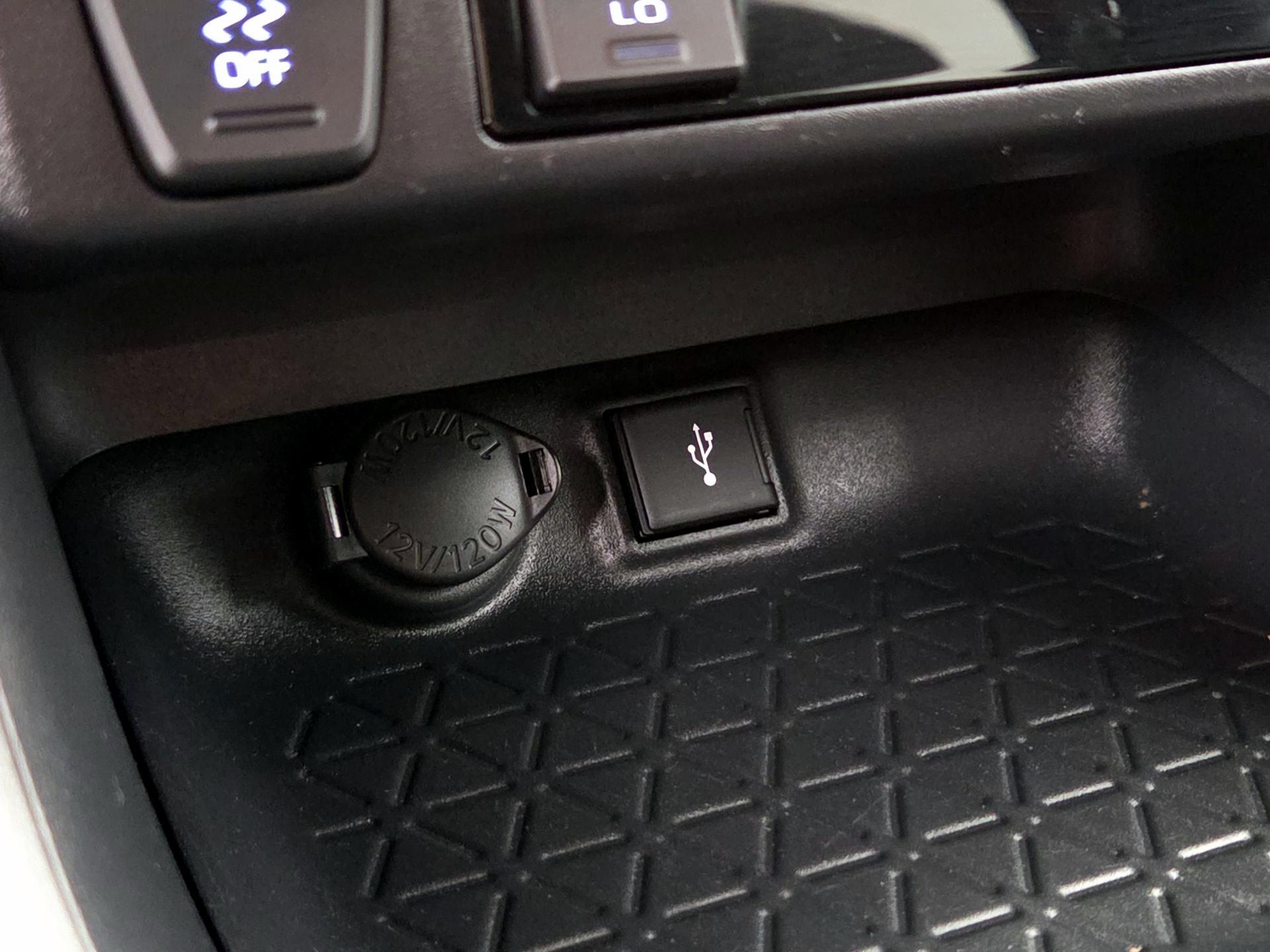 Thumbnail: 2021 Toyota RAV4 - 18