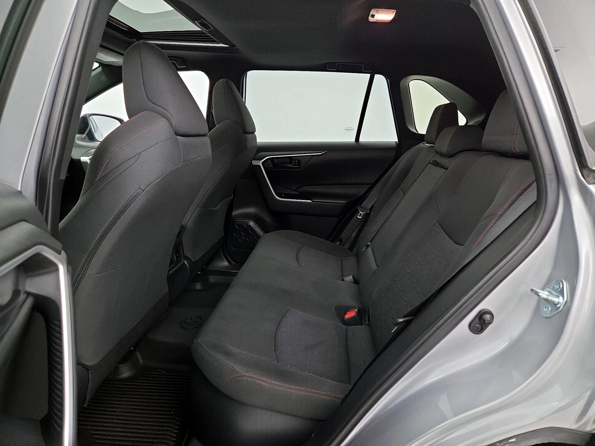 Thumbnail: 2021 Toyota RAV4 - 20