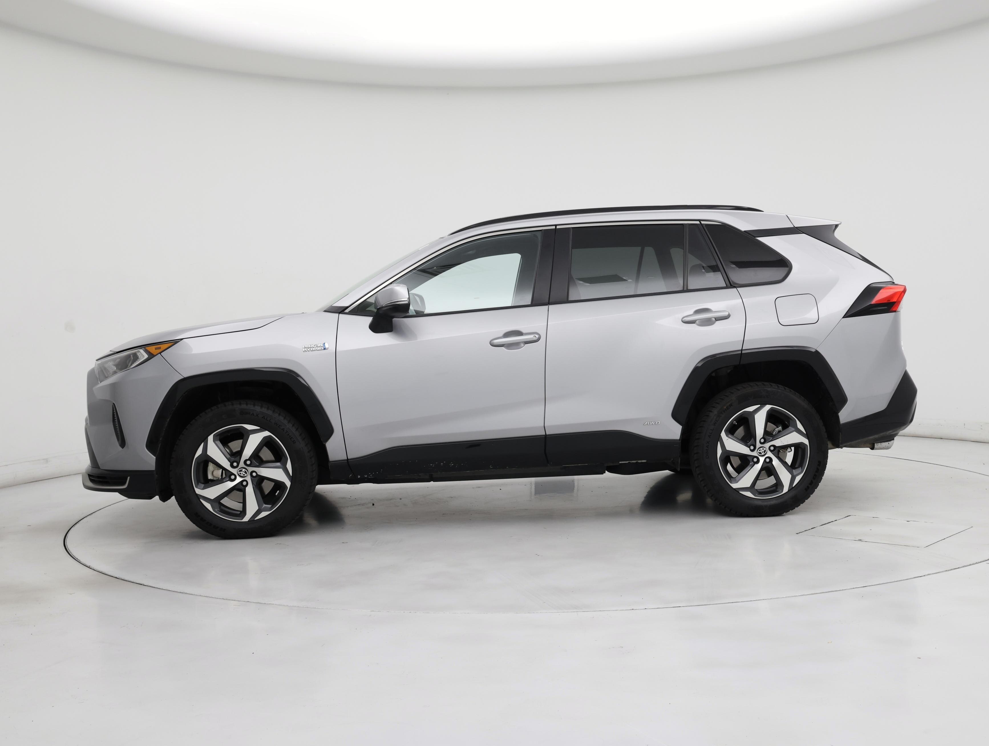 Thumbnail: 2021 Toyota RAV4 - 3