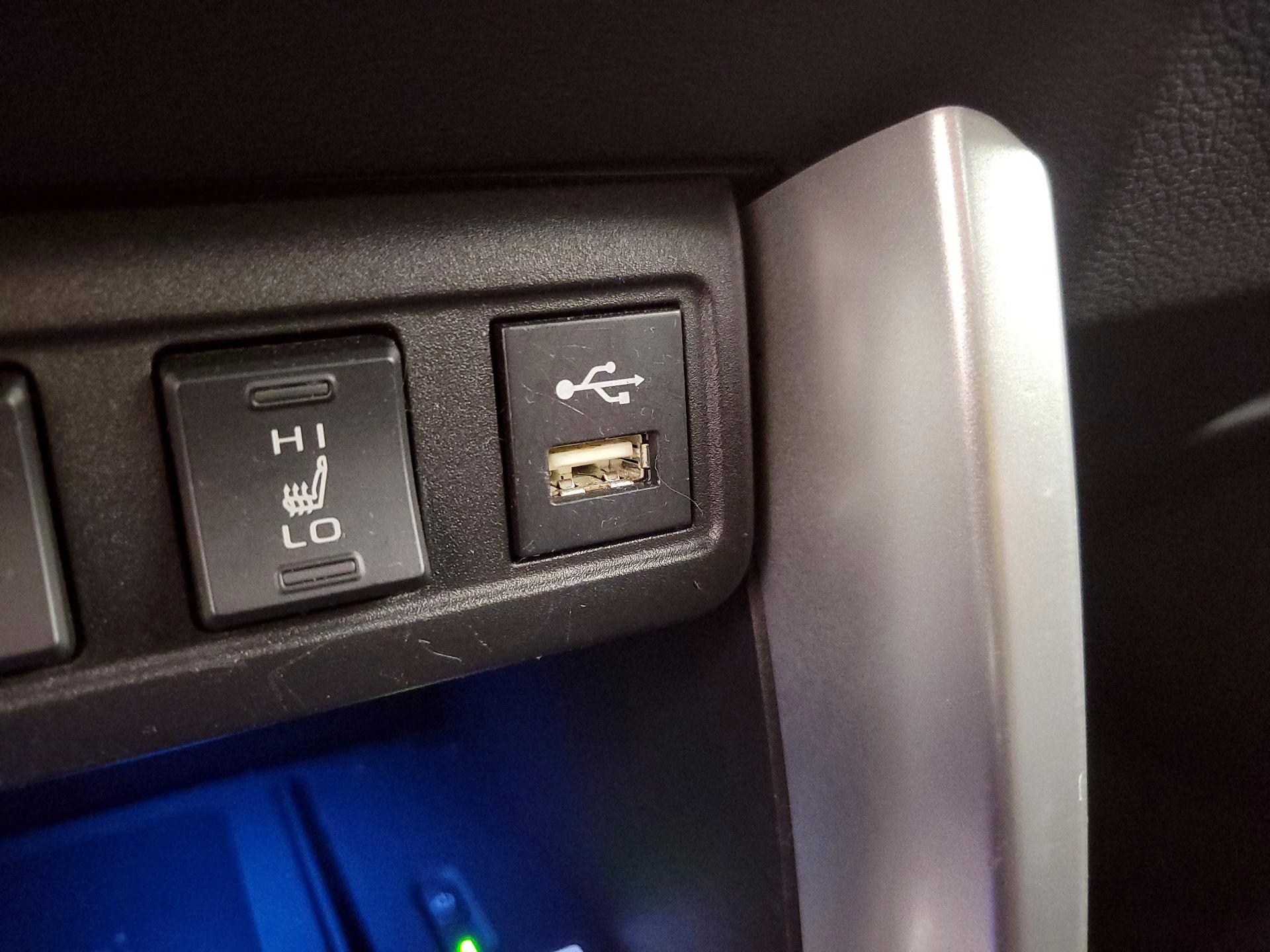 Thumbnail: 2022 Toyota Corolla Cross - 18