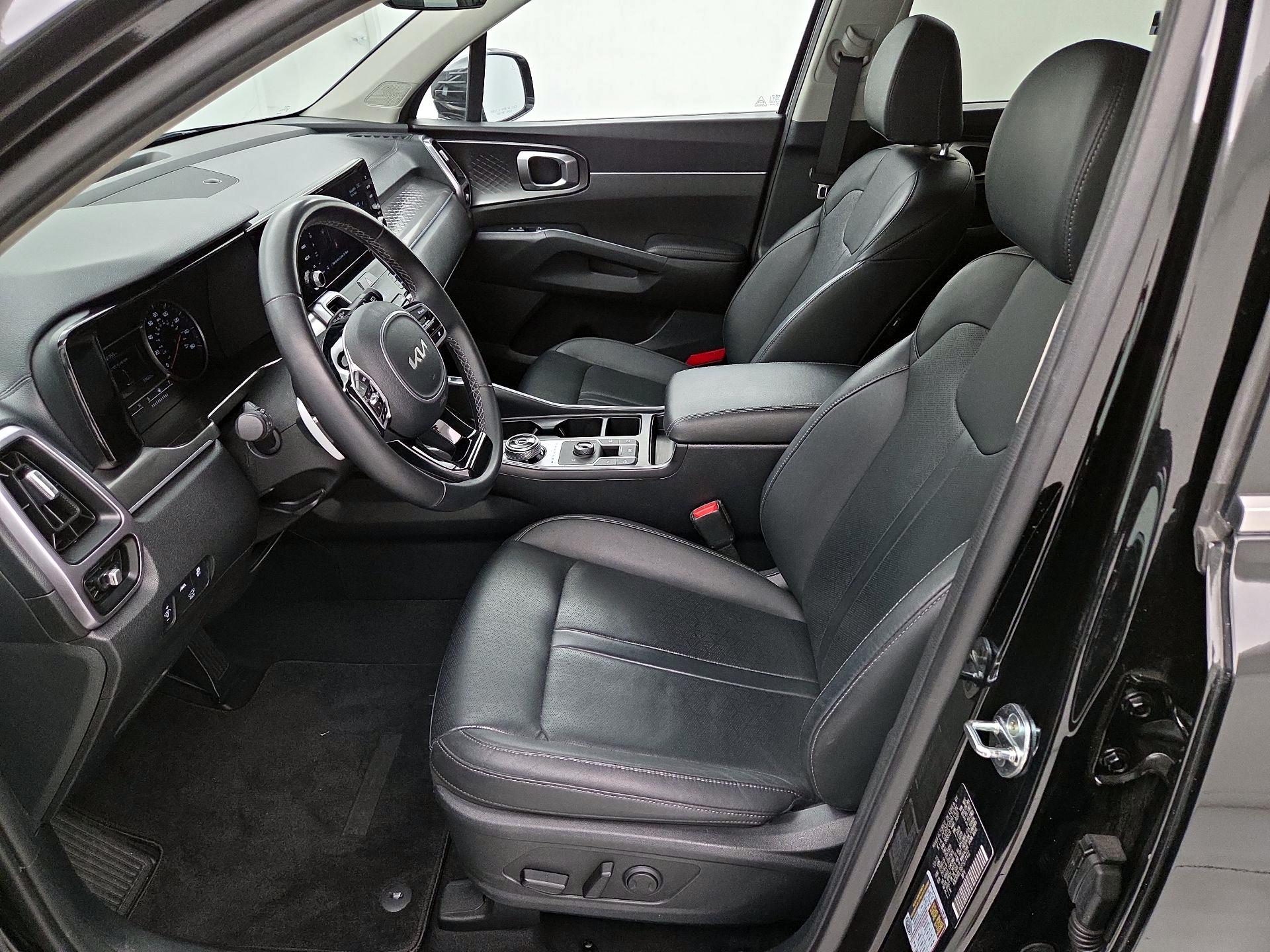 Thumbnail: 2023 Kia Sorento - 11