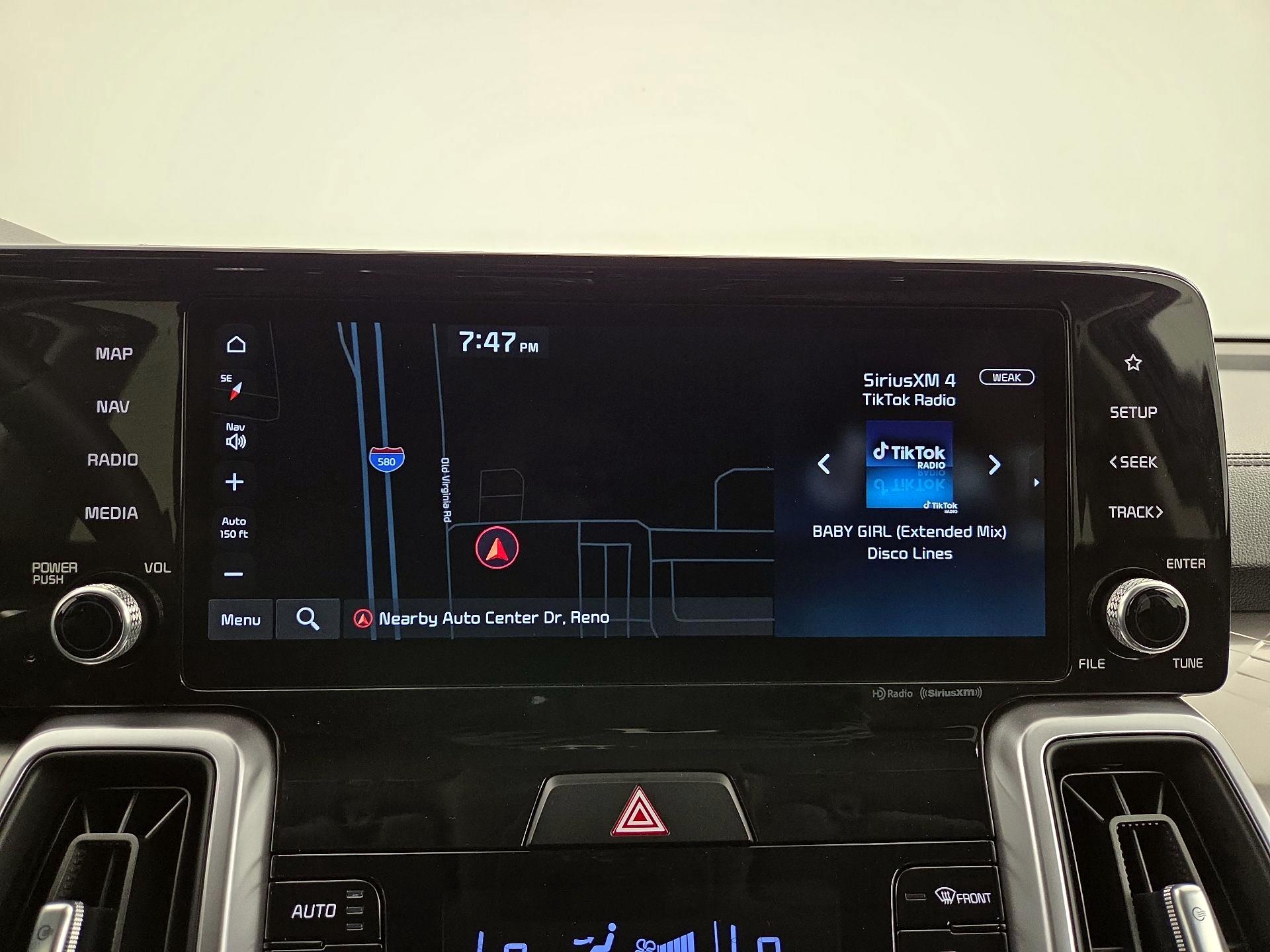 Thumbnail: 2023 Kia Sorento - 14