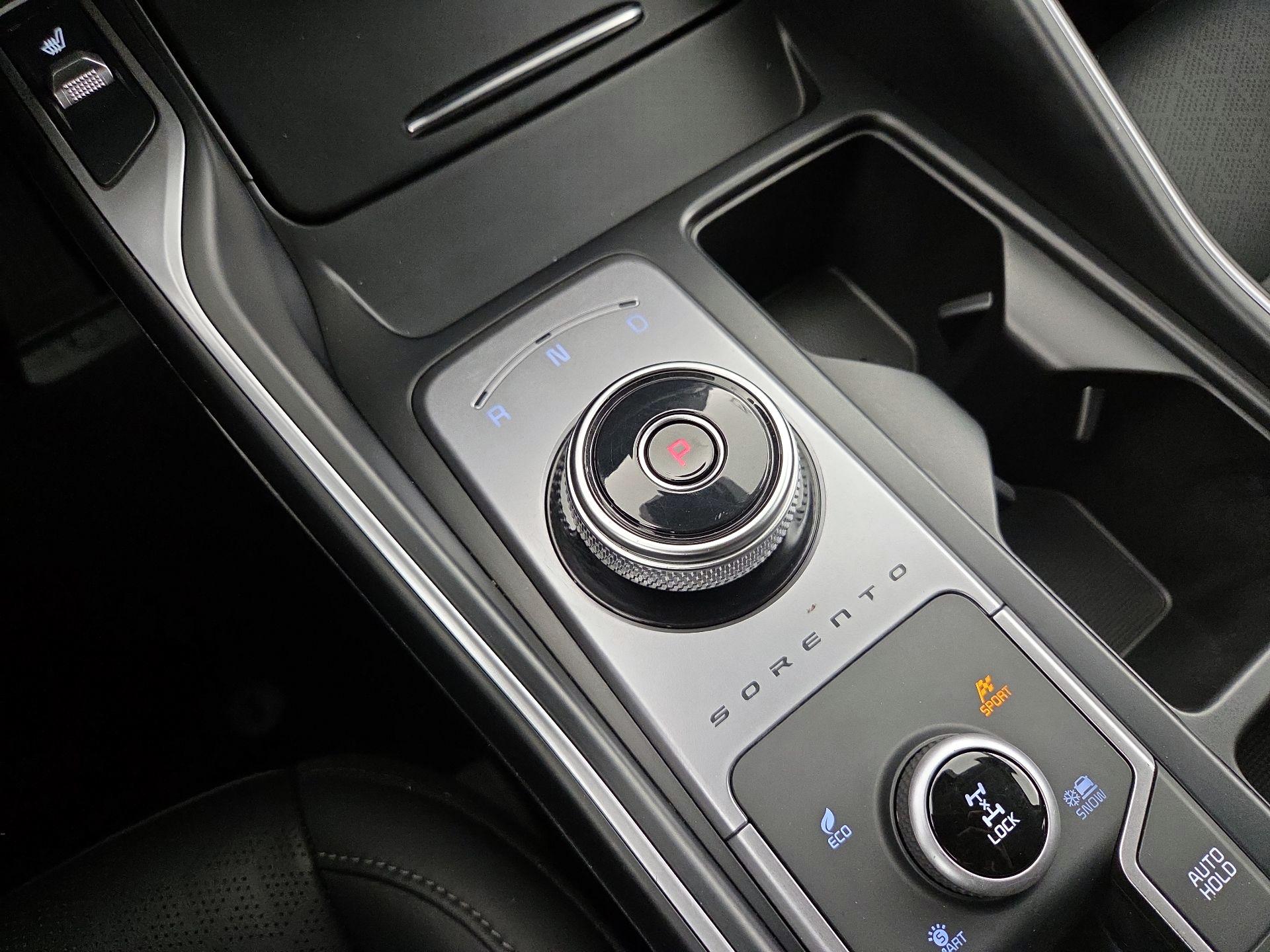 Thumbnail: 2023 Kia Sorento - 18