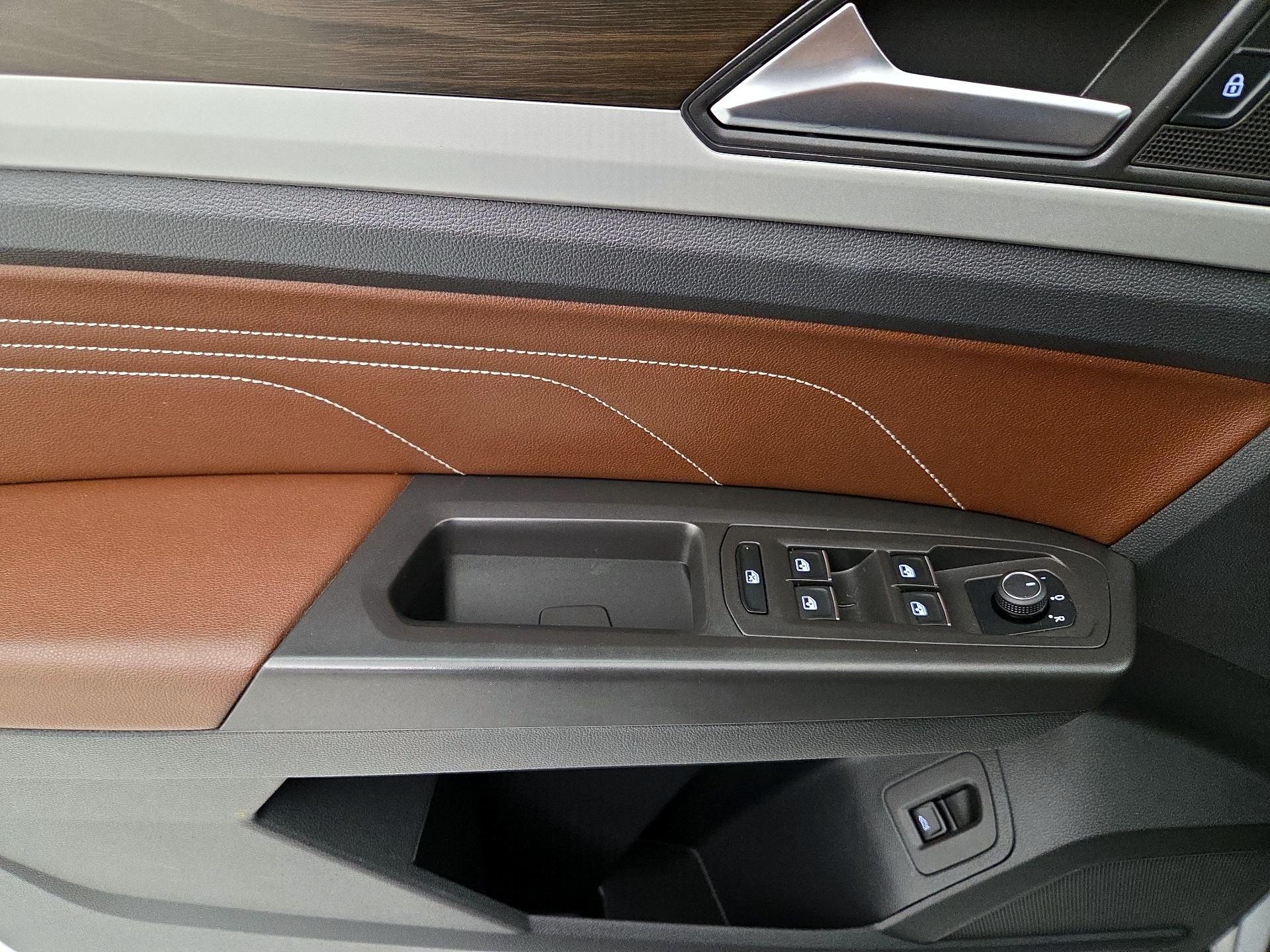 Thumbnail: 2023 Volkswagen Atlas - 12