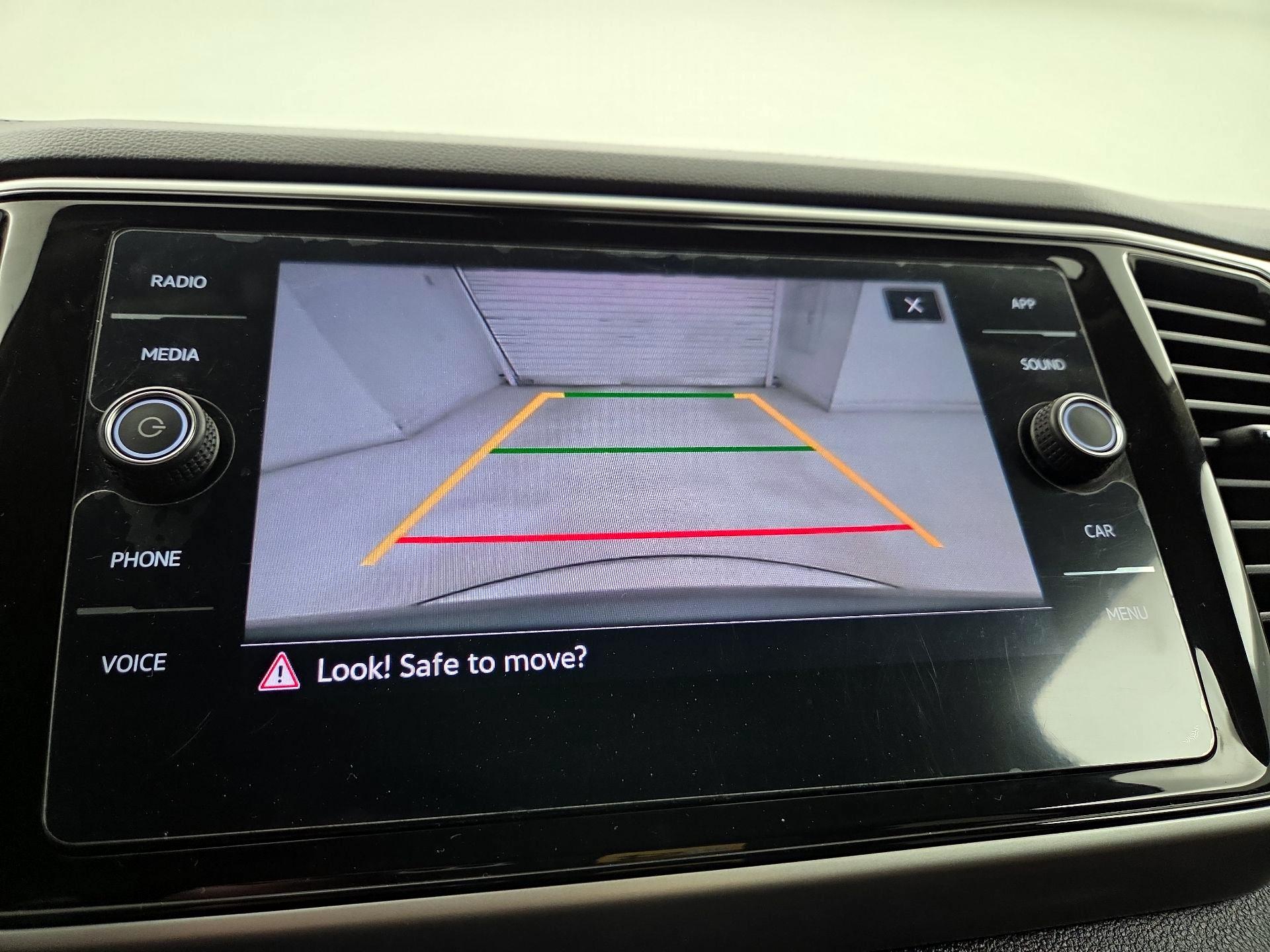 Thumbnail: 2023 Volkswagen Atlas - 14