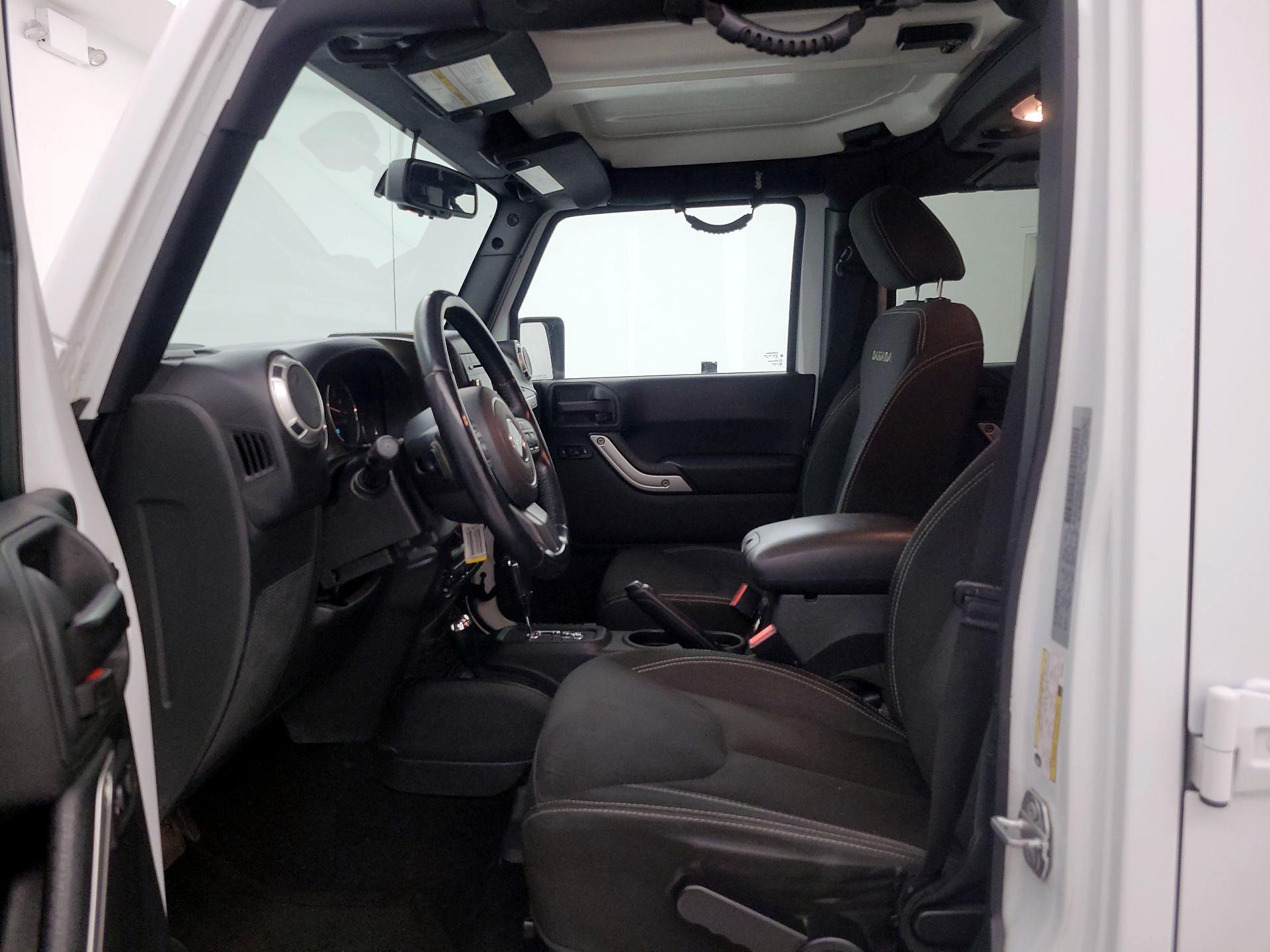 Thumbnail: 2016 Jeep Wrangler - 11