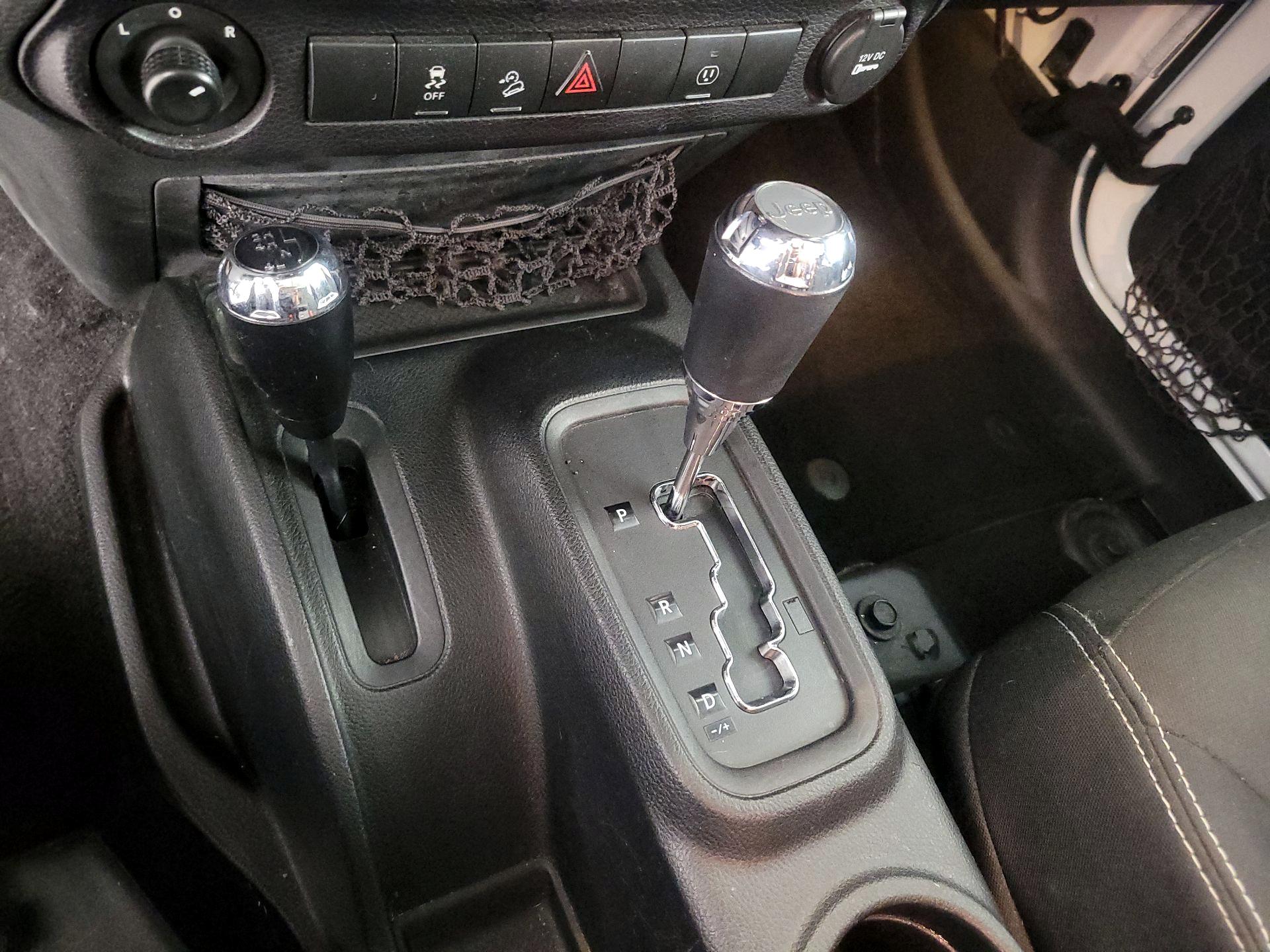 Thumbnail: 2016 Jeep Wrangler - 15