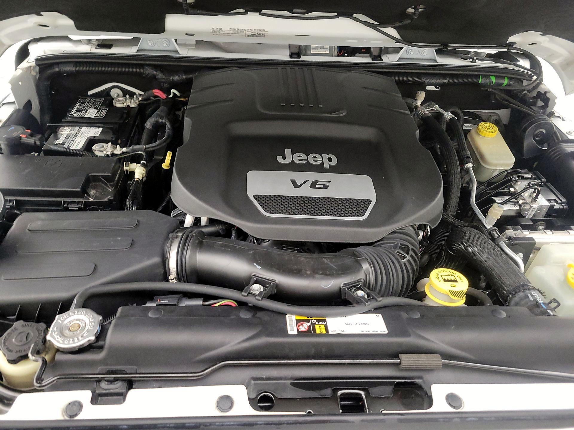 Thumbnail: 2016 Jeep Wrangler - 19