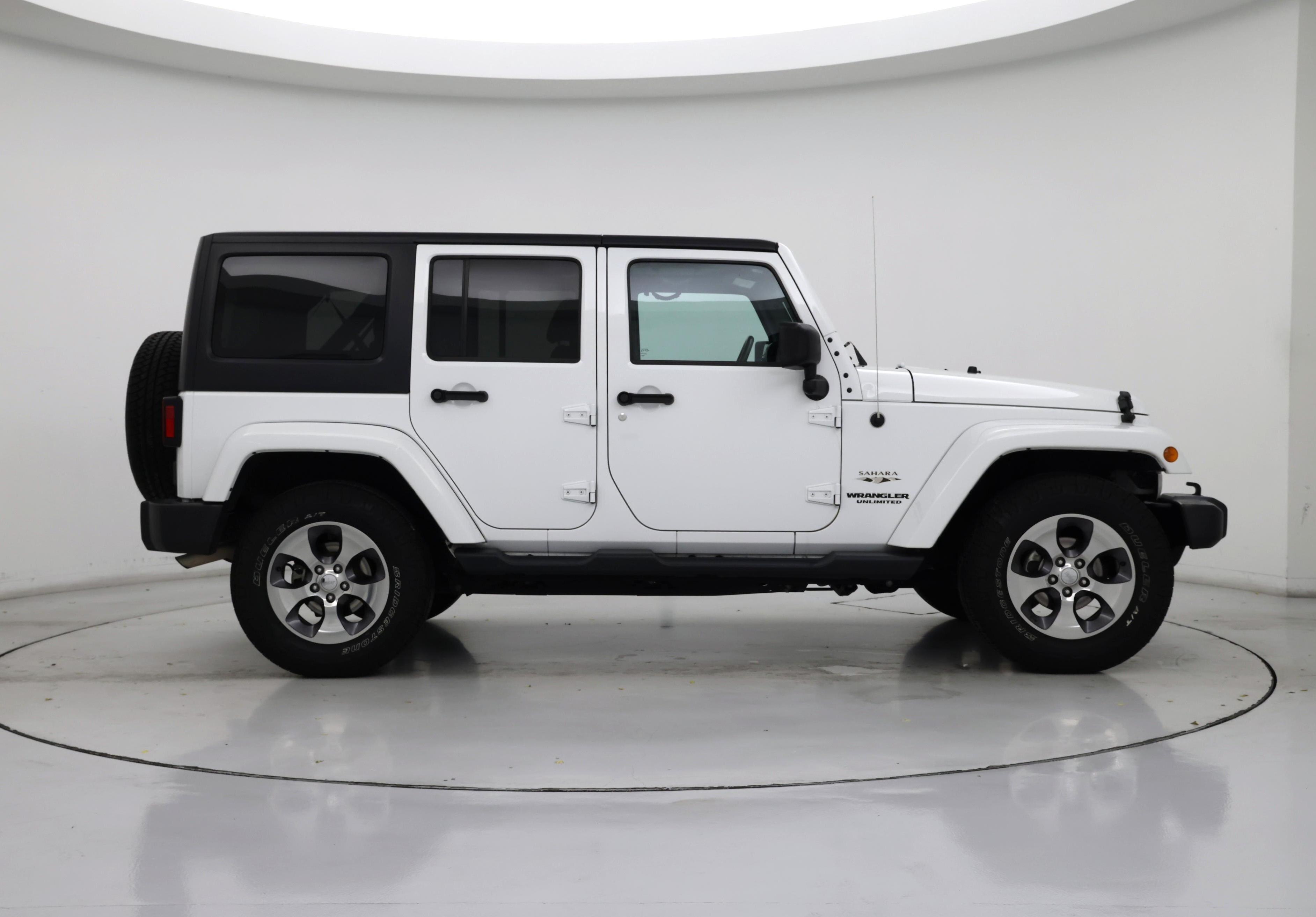 Thumbnail: 2016 Jeep Wrangler - 7