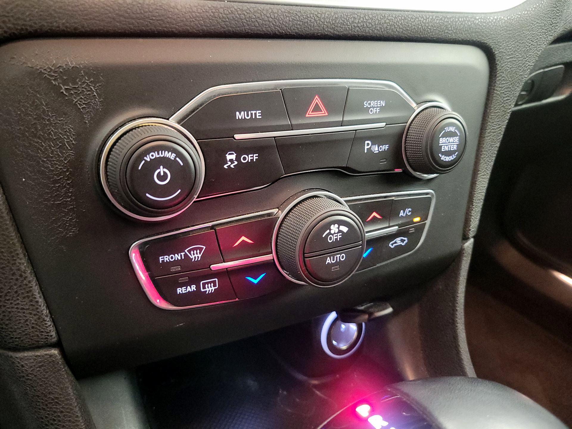 Thumbnail: 2018 Dodge Charger - 16