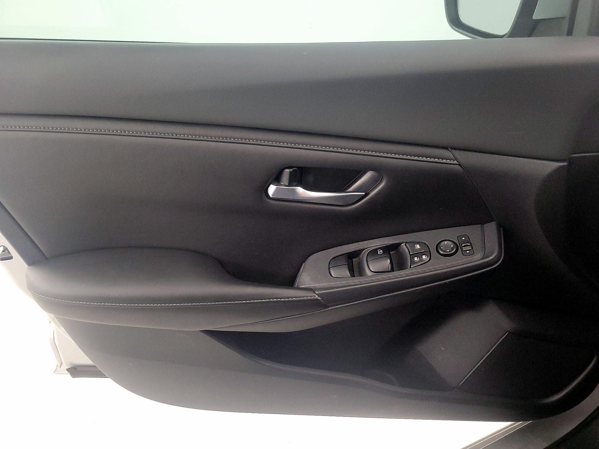 Thumbnail: 2021 Nissan Sentra - 12