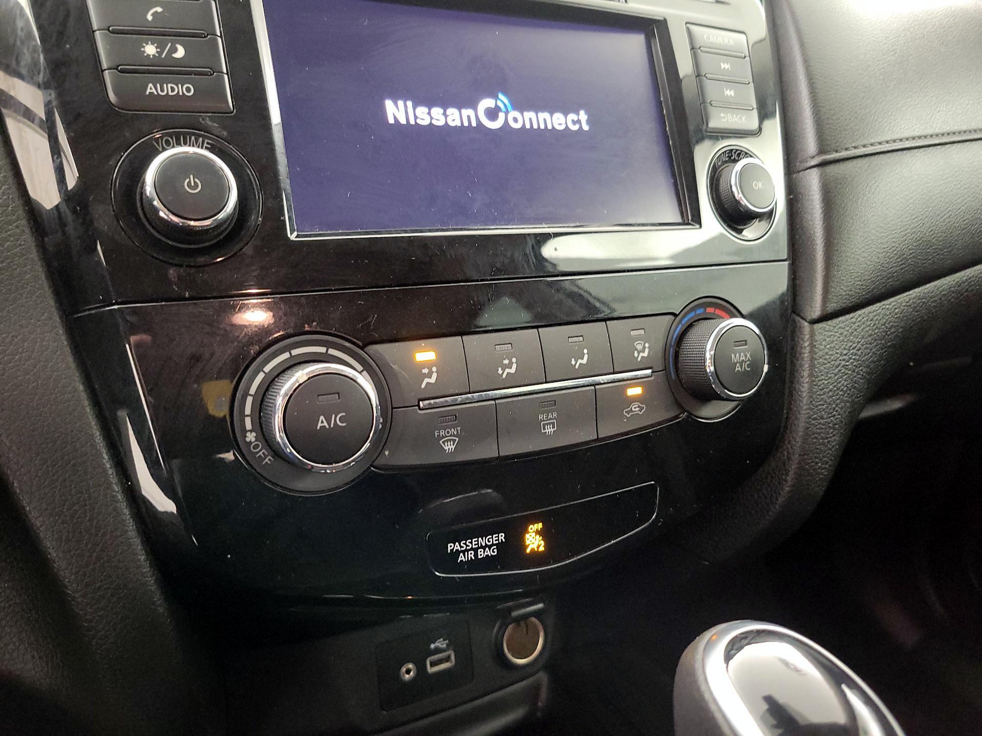 Thumbnail: 2019 Nissan Rogue - 16