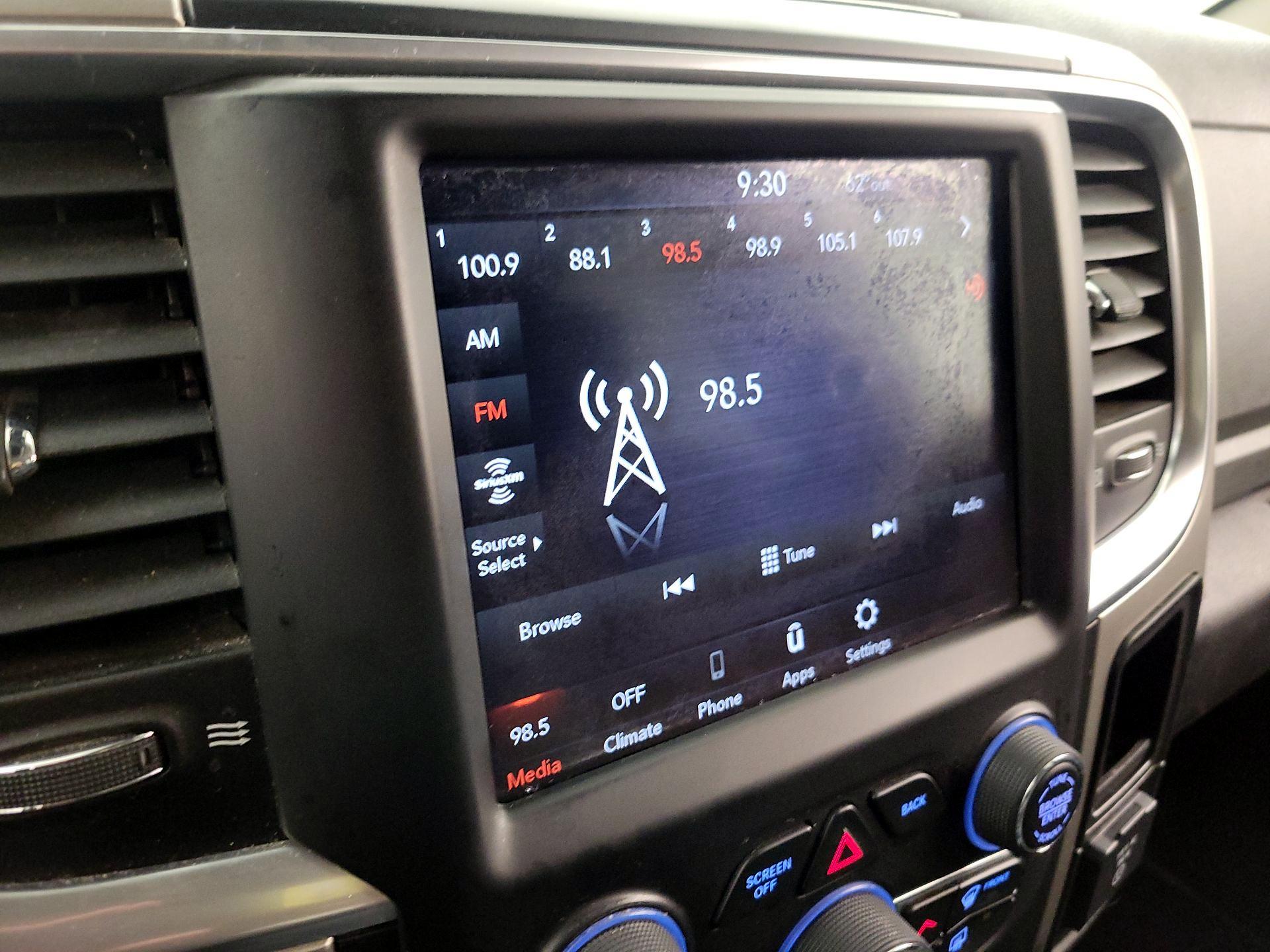 Thumbnail: 2020 RAM 1500 Classic - 15