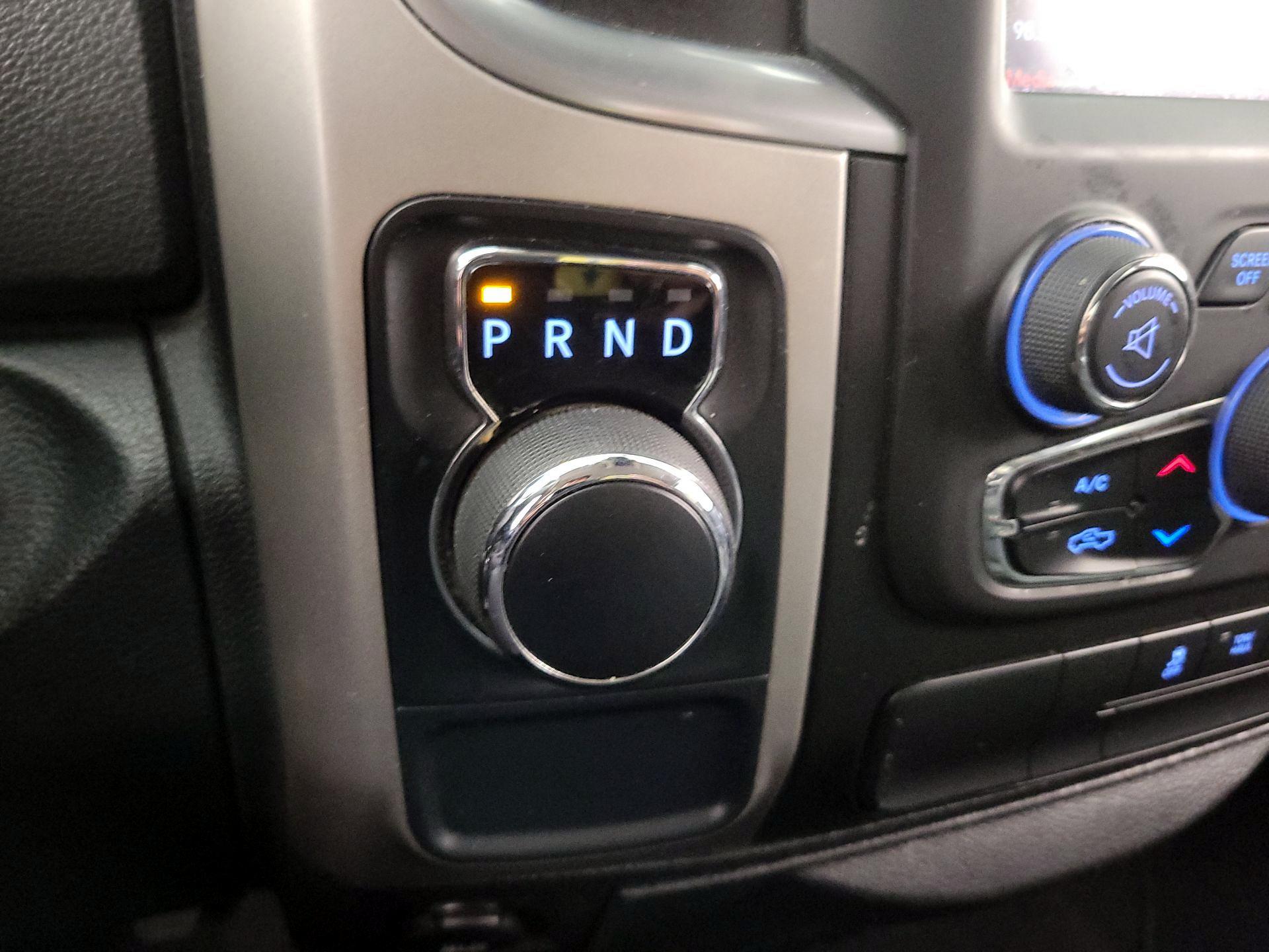 Thumbnail: 2020 RAM 1500 Classic - 17