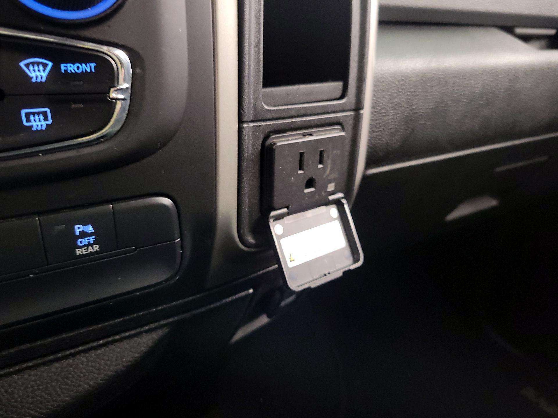 Thumbnail: 2020 RAM 1500 Classic - 18