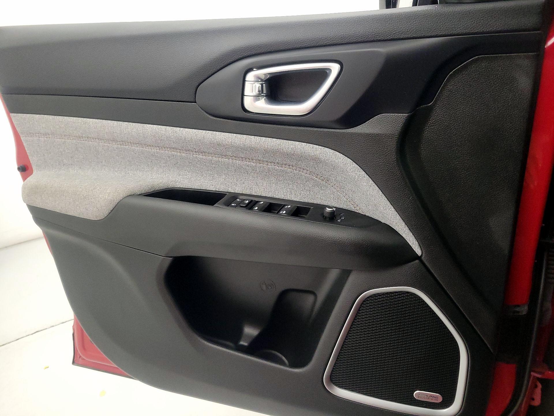 Thumbnail: 2023 Jeep Compass - 12