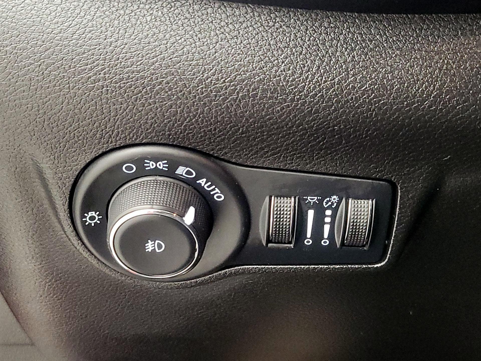 Thumbnail: 2023 Jeep Compass - 13