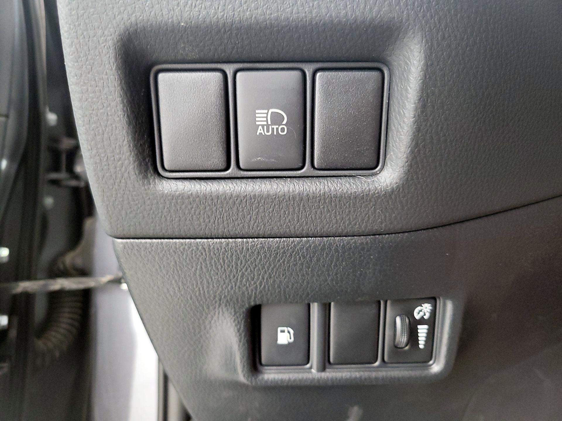 Thumbnail: 2021 Toyota C-HR - 13