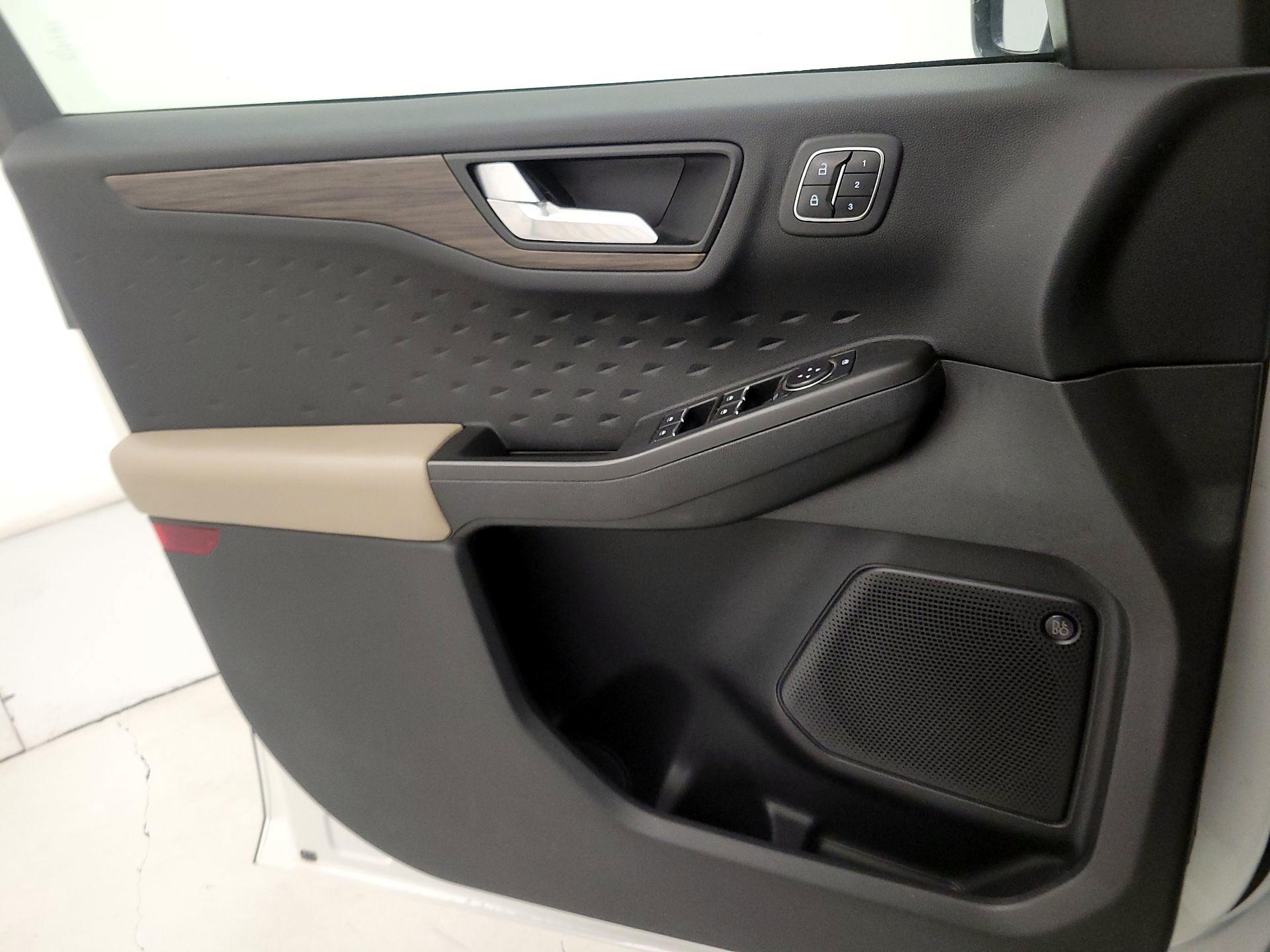 Thumbnail: 2020 Ford Escape - 12