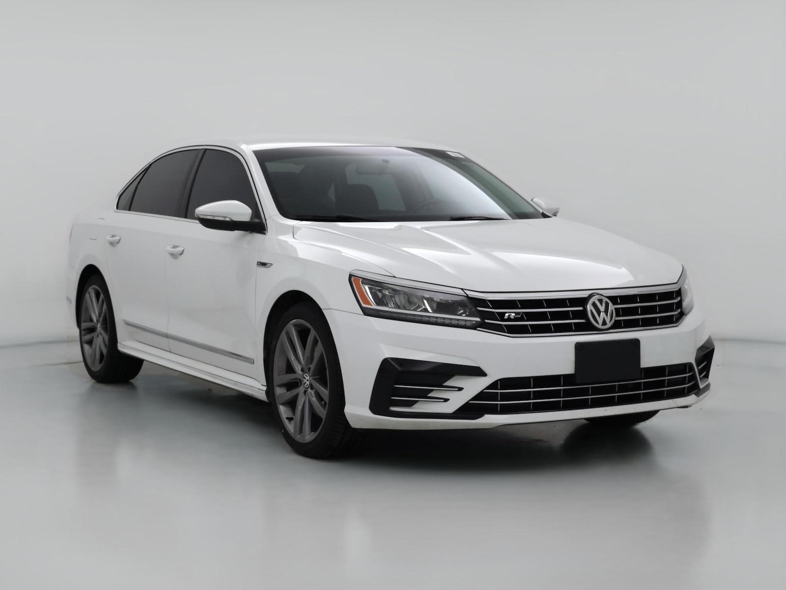 2017 Volkswagen Passat R-Line