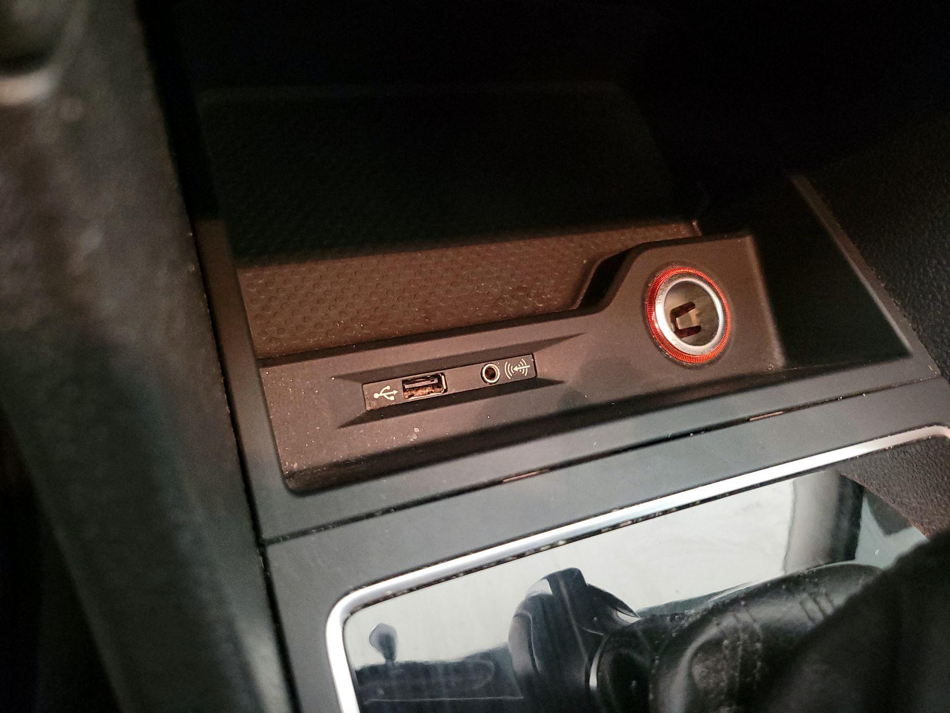 Thumbnail: 2017 Volkswagen Passat - 18