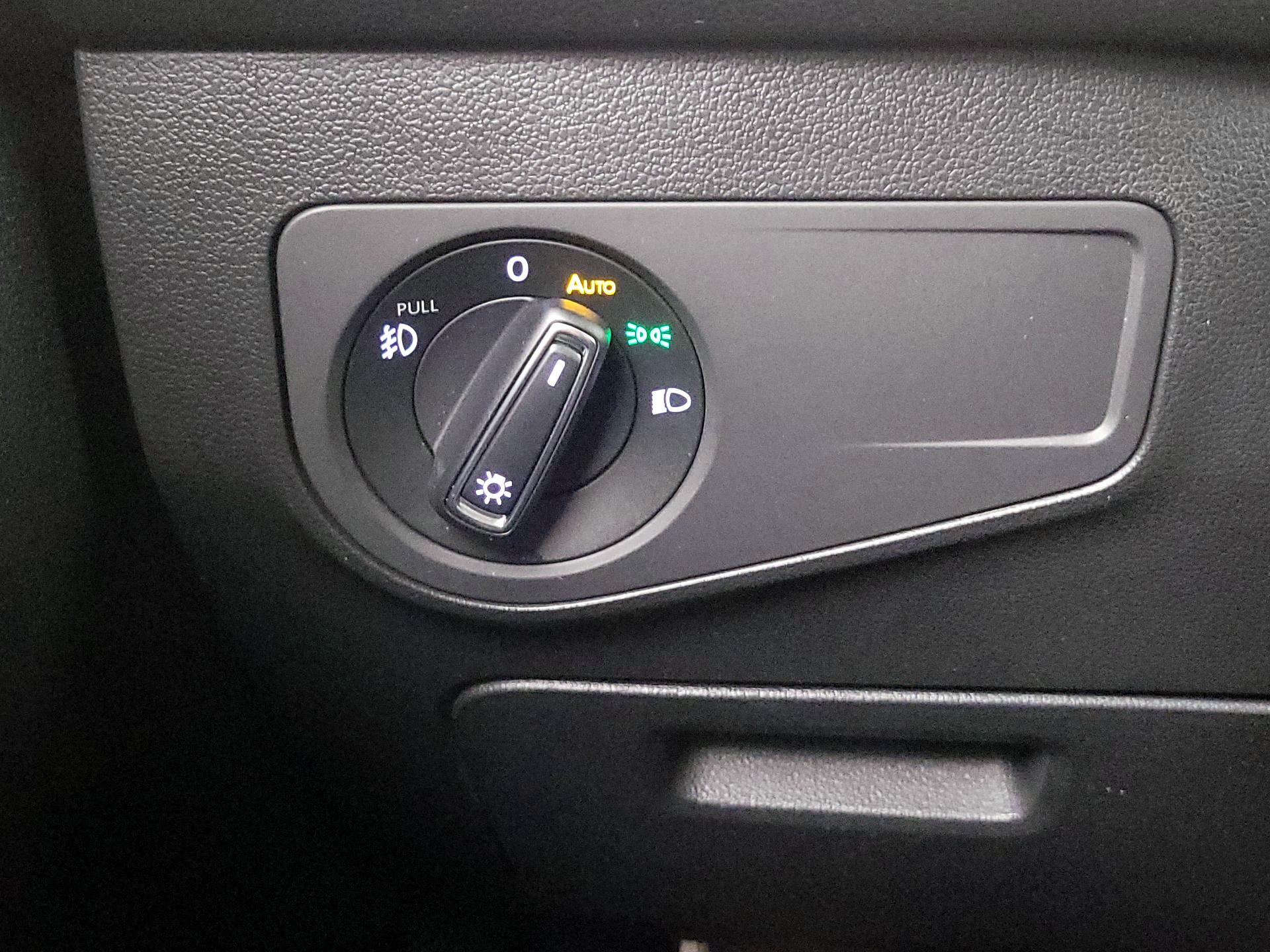 Thumbnail: 2021 Volkswagen Tiguan - 13